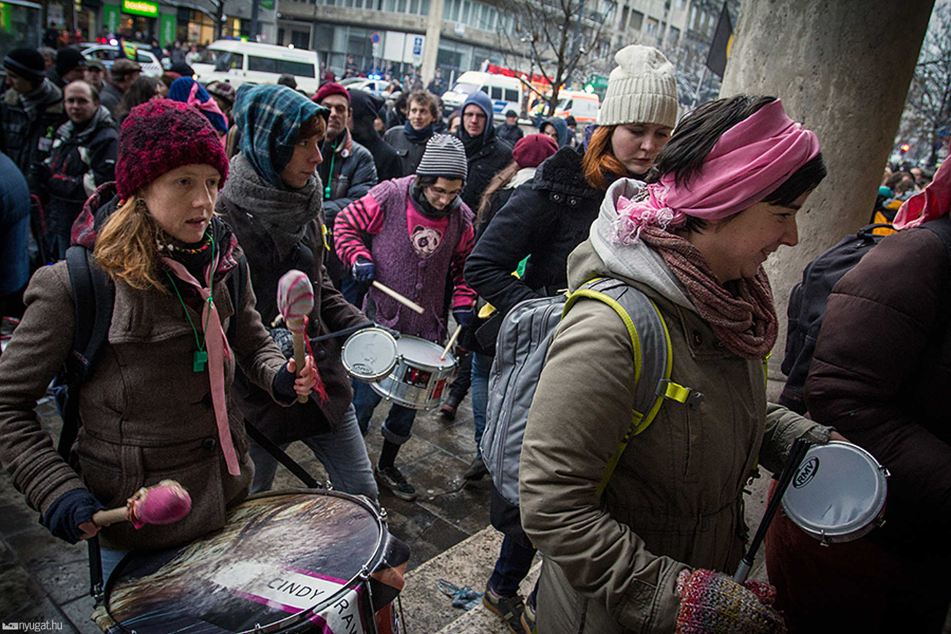 Dübörgő Pink Floyddal indultak elfoglalni az ELTE épületét