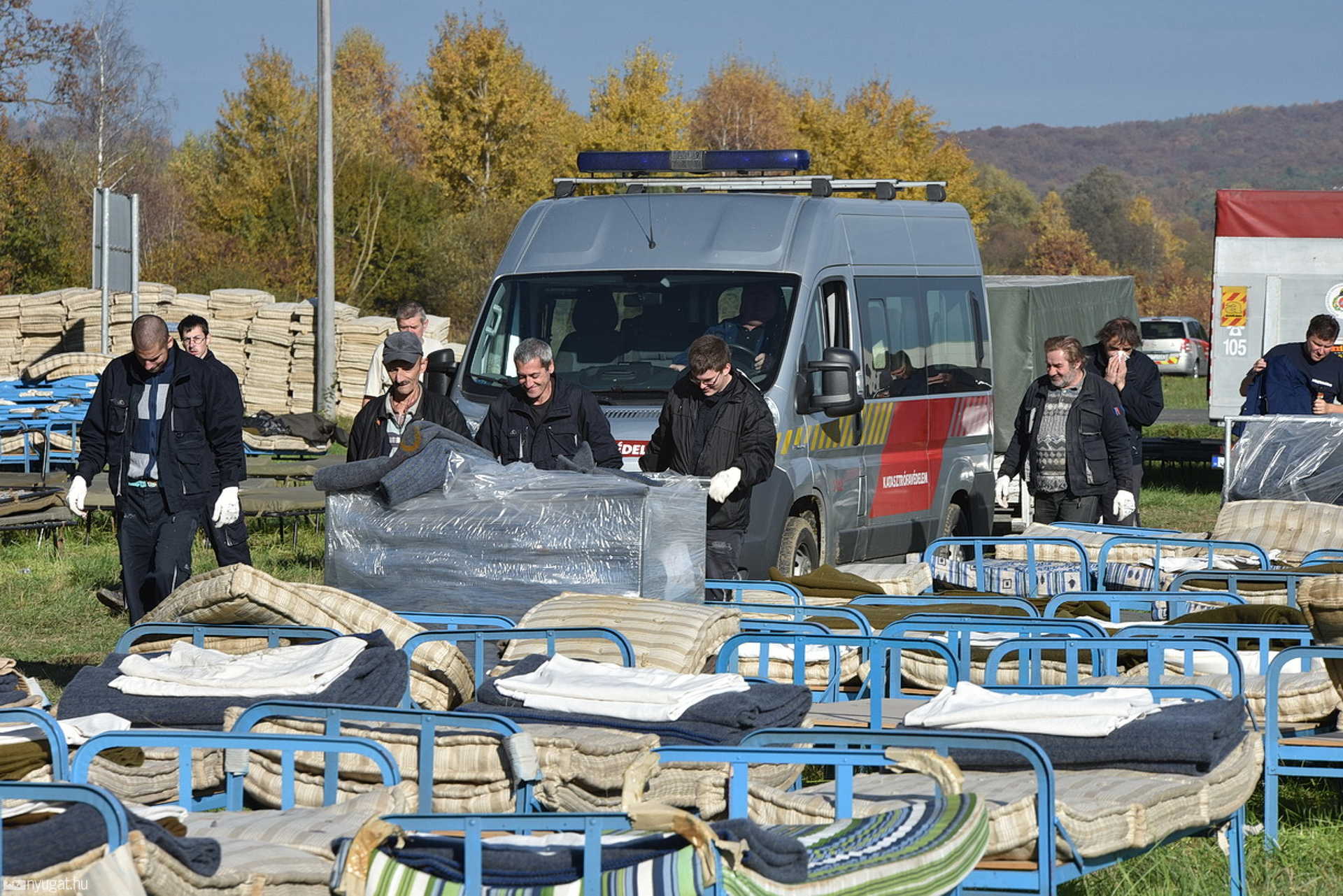 Bontják a szentgotthárdi menekülttábort