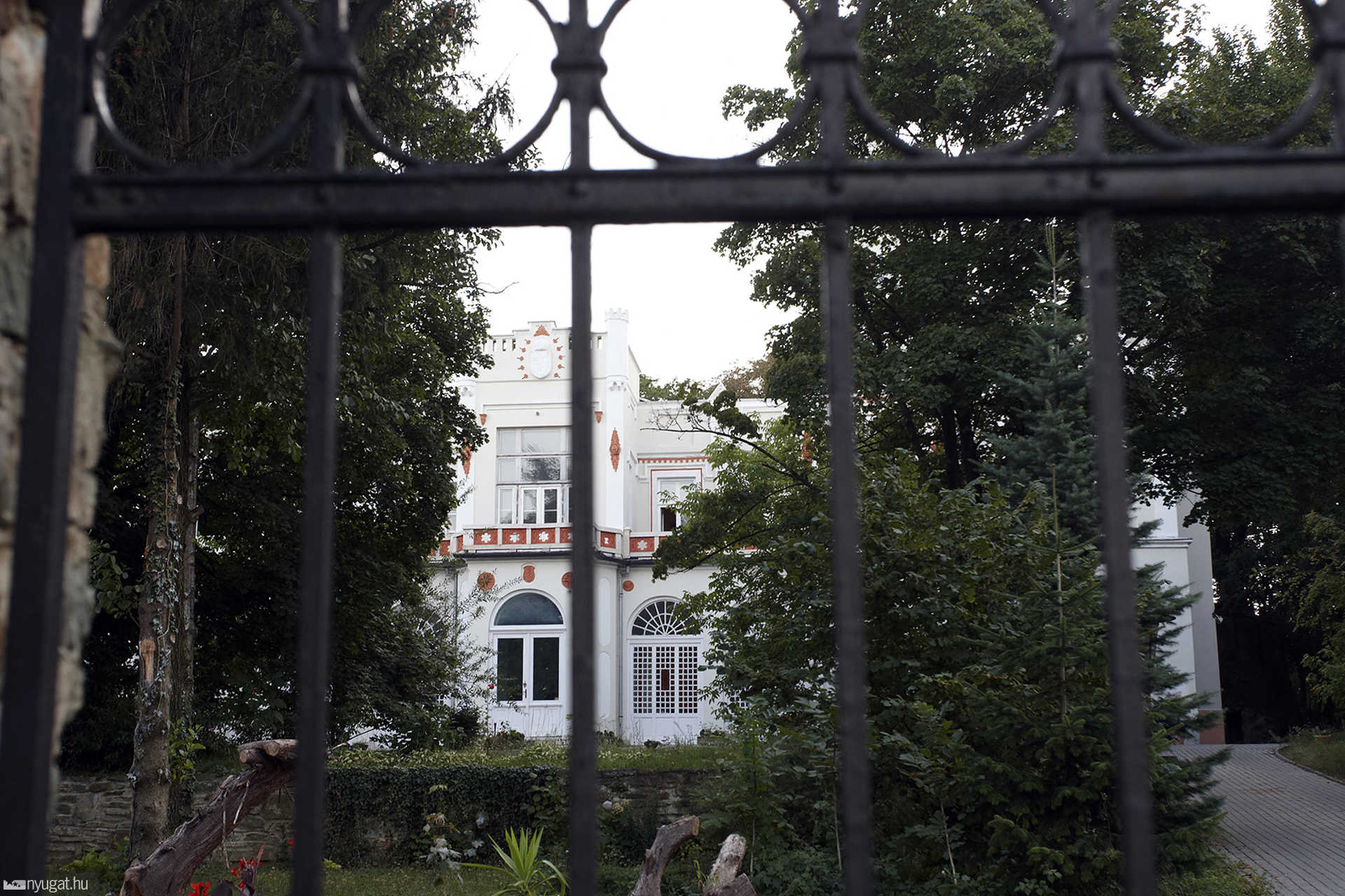 Bagolyvár