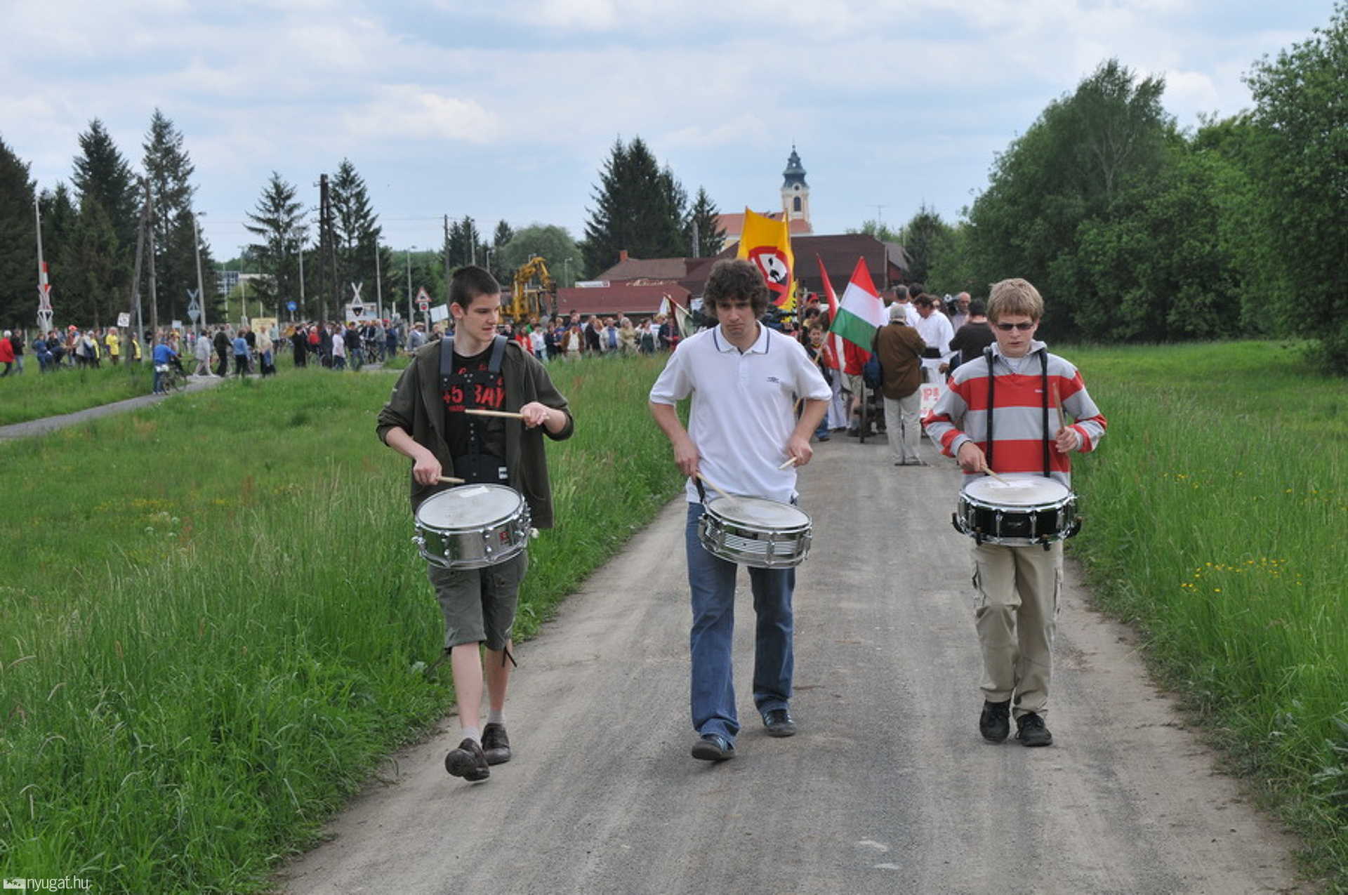 A PRONAS ágyús demonstrációja az osztrák szemétégető ellen, Szentgotthárdon