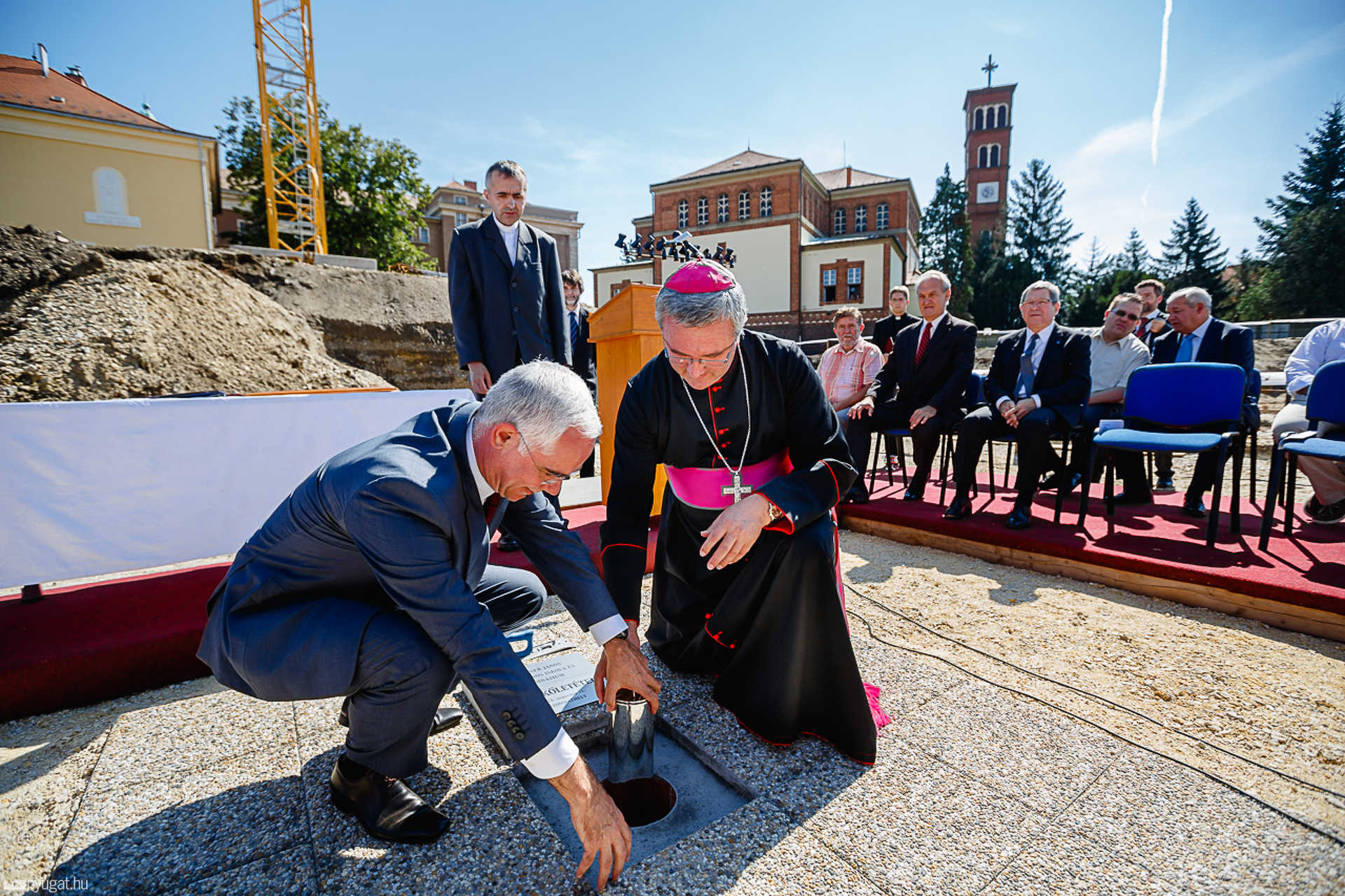 Egyházi iskola alapkőletétele
