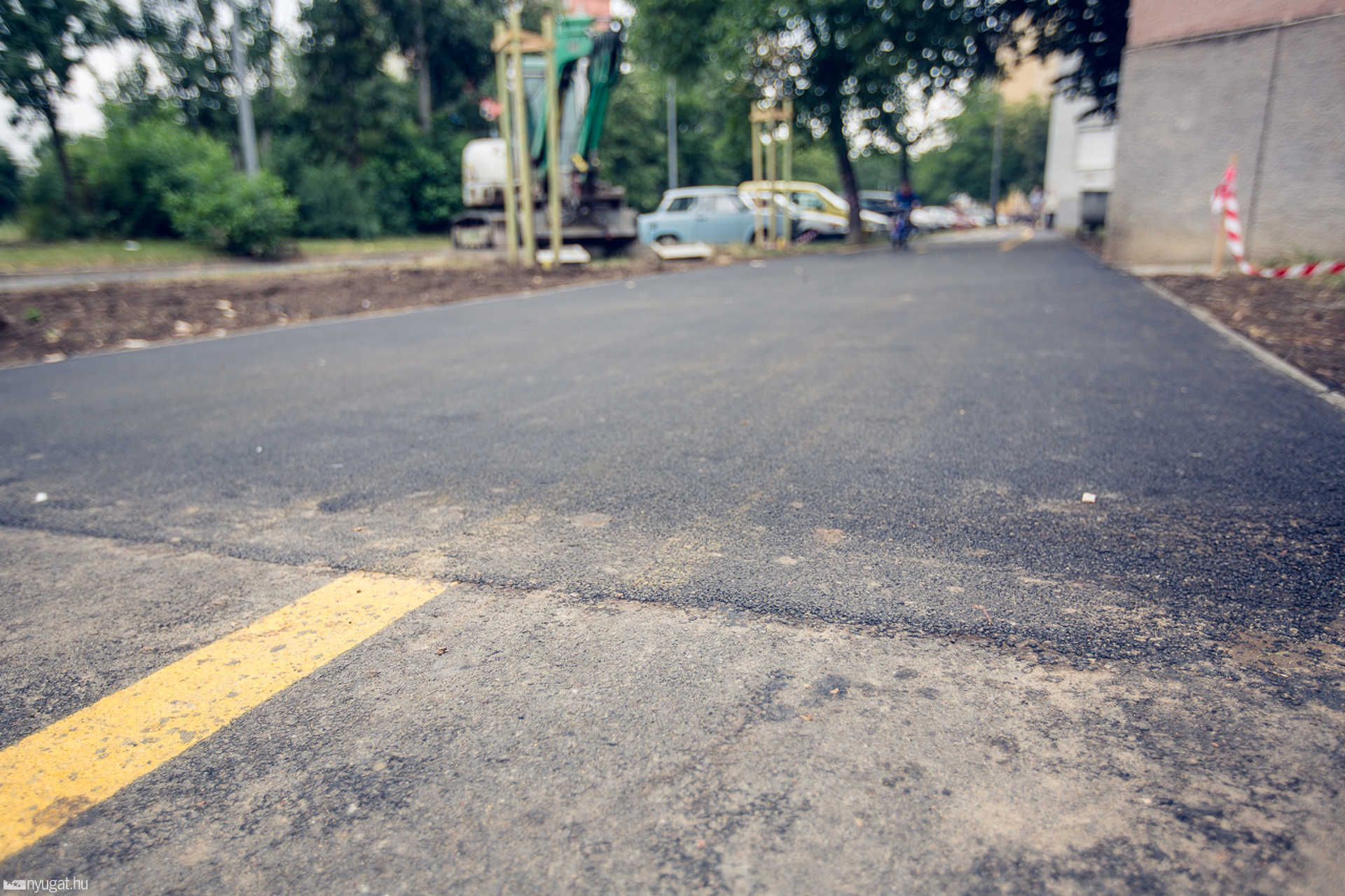 Újraaszfaltozott szakasz a bicikliúton