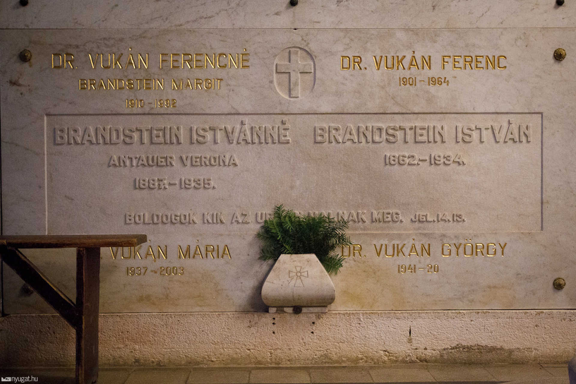 Dr. Vukán György sírhelye a szombathelyi Szalézi templomban