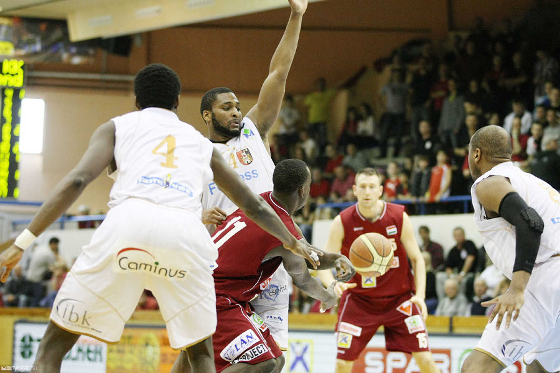 Szolnoki Olaj KK - Fortress Lami-Véd Körmend 83-77