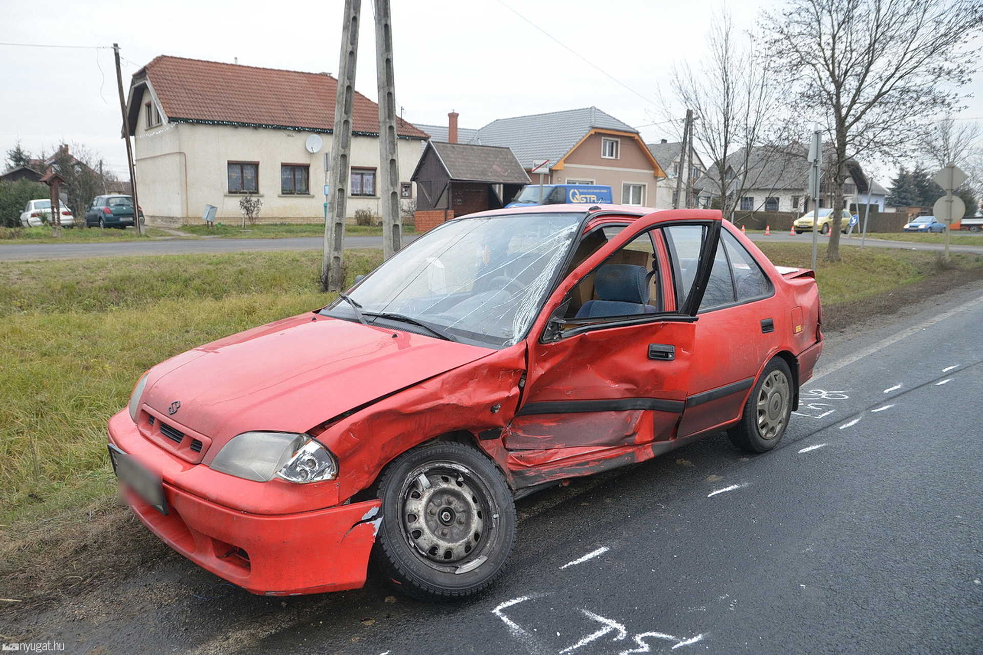 Skoda elé kanyarodott a Suzuki a 86-os úton, Nemesbődnél