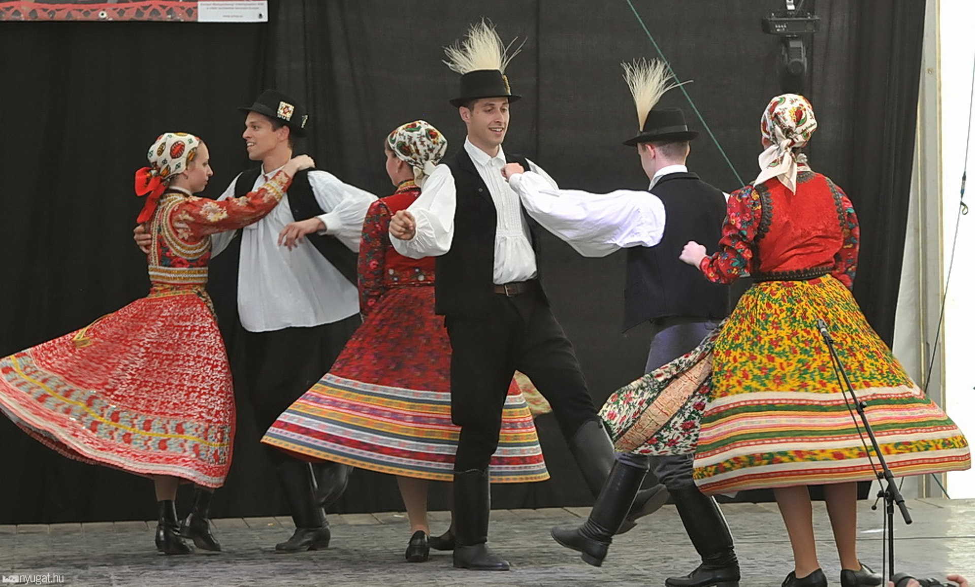 Gencsi Söprű 2012. - Regionális Néptánctalálkozó