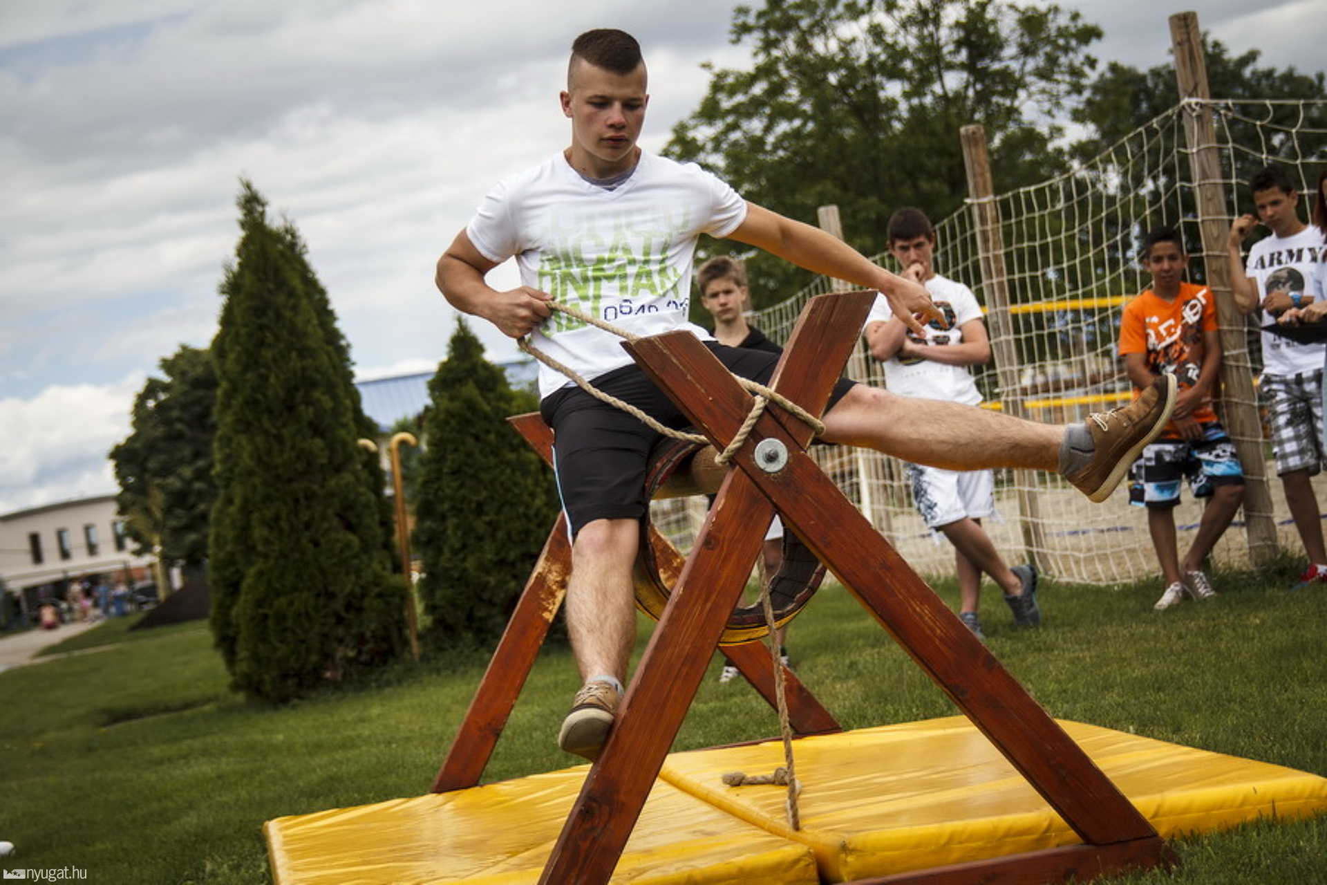 Pünkösd királya vetélkedő a Sárvári fürdőben