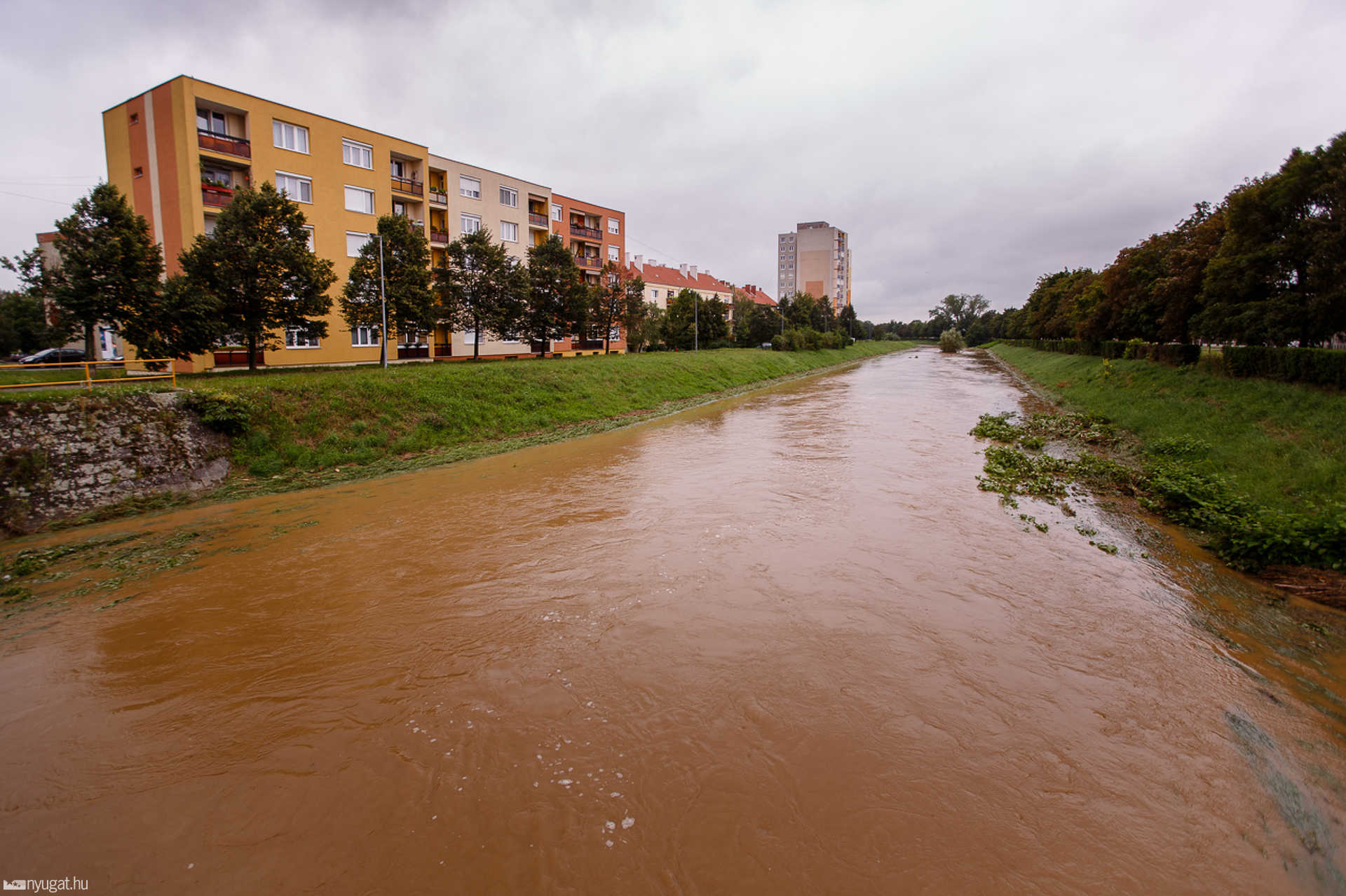 Megáradt Perint a KISZ-lakótelepen