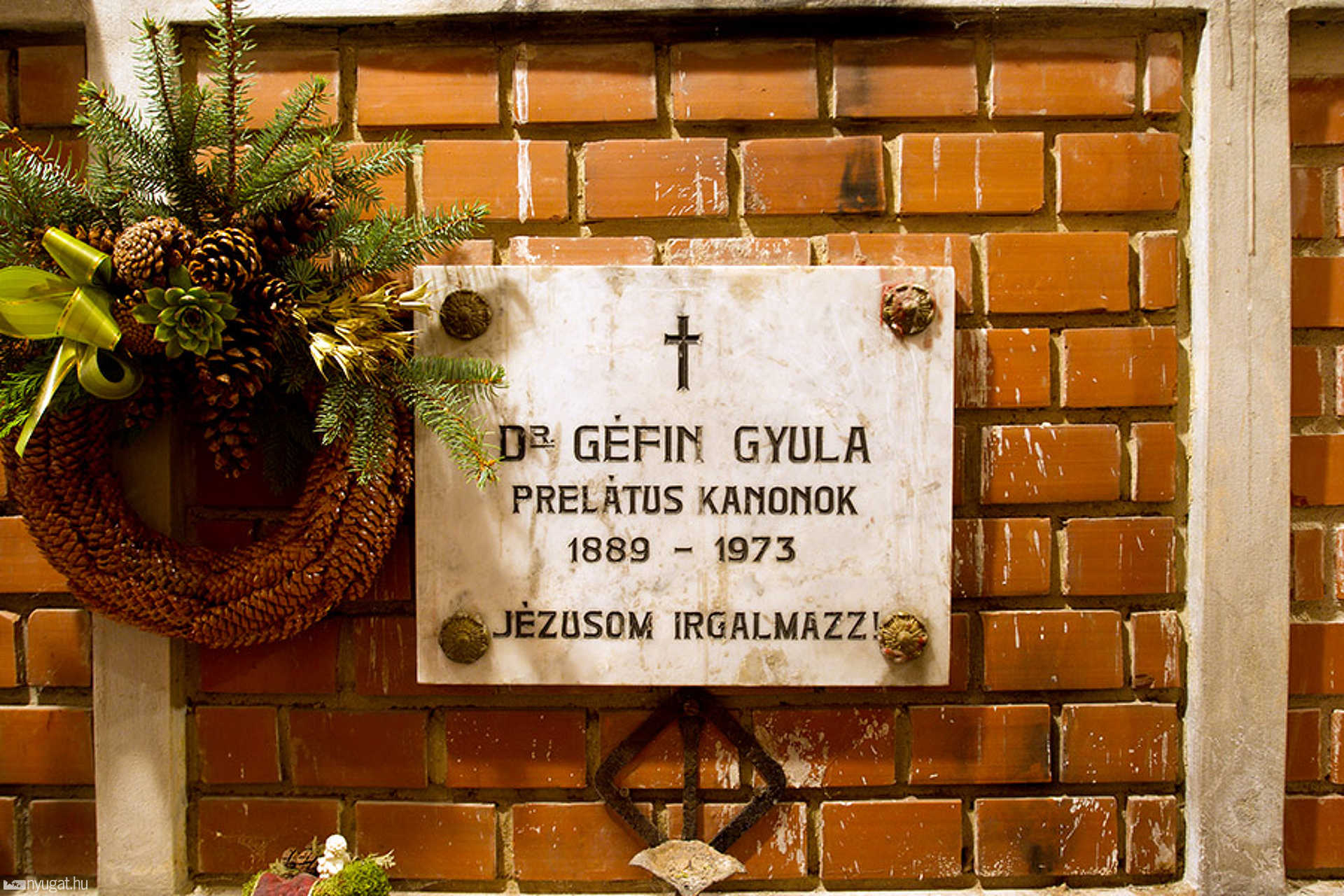 Géfin Gyula - A székesegyház kriptája