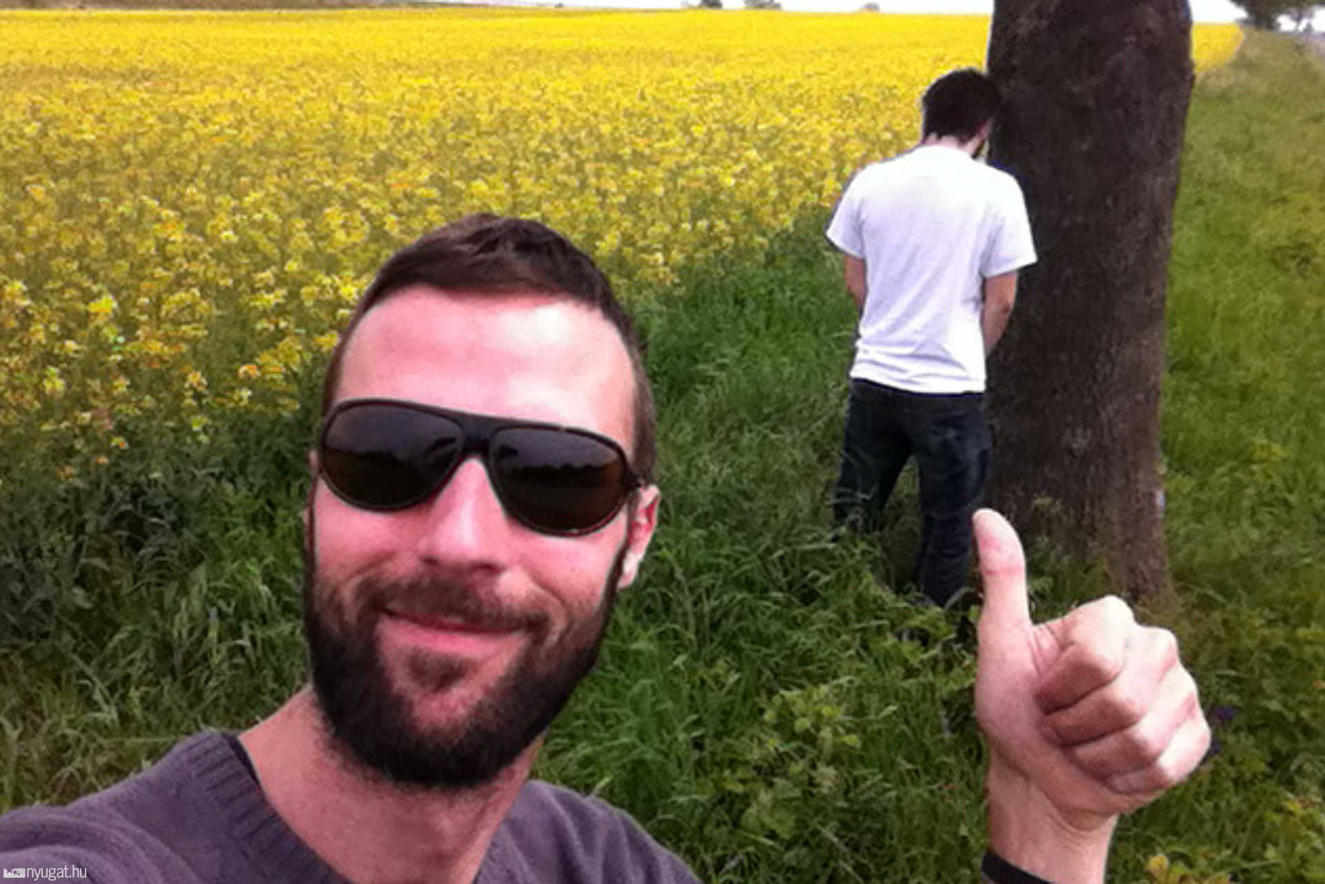 Szelfie a repceföldön
