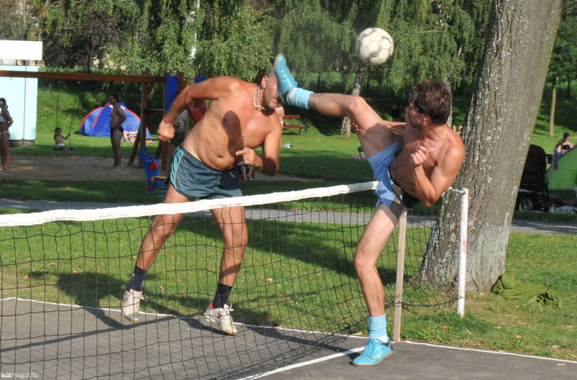 Sportok a vízikarneválon a szombathelyi Tófürdőn