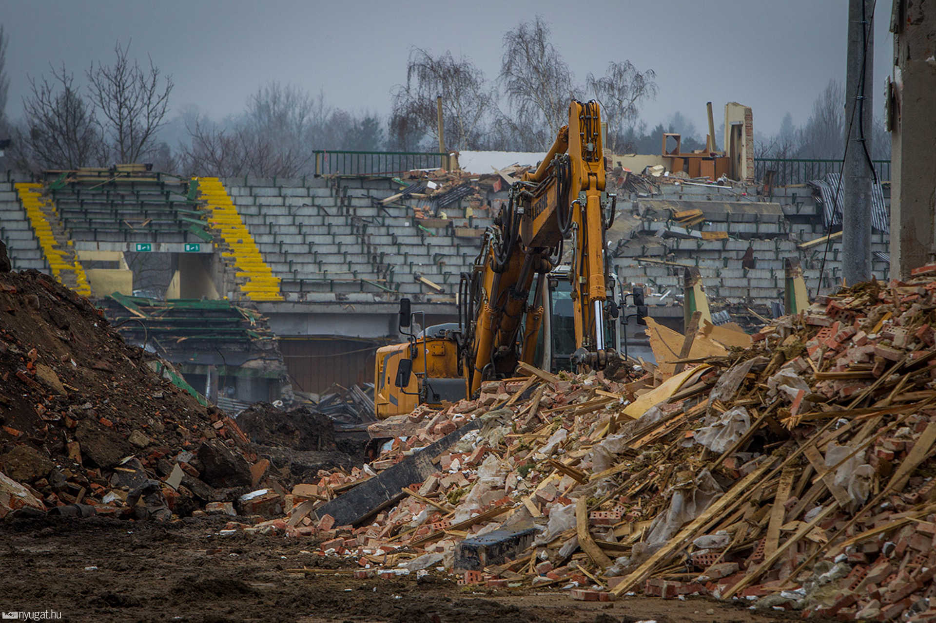 A Haladás-stadion bontása