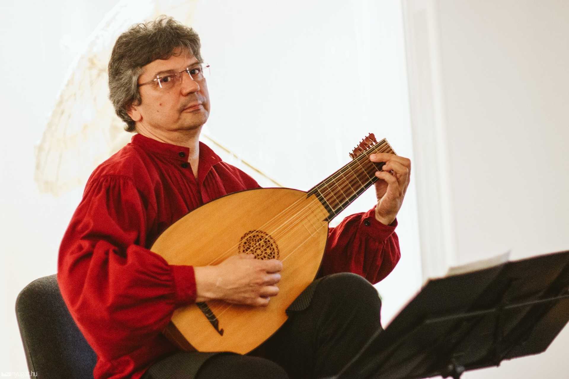 Lantkoncert a múzeumban