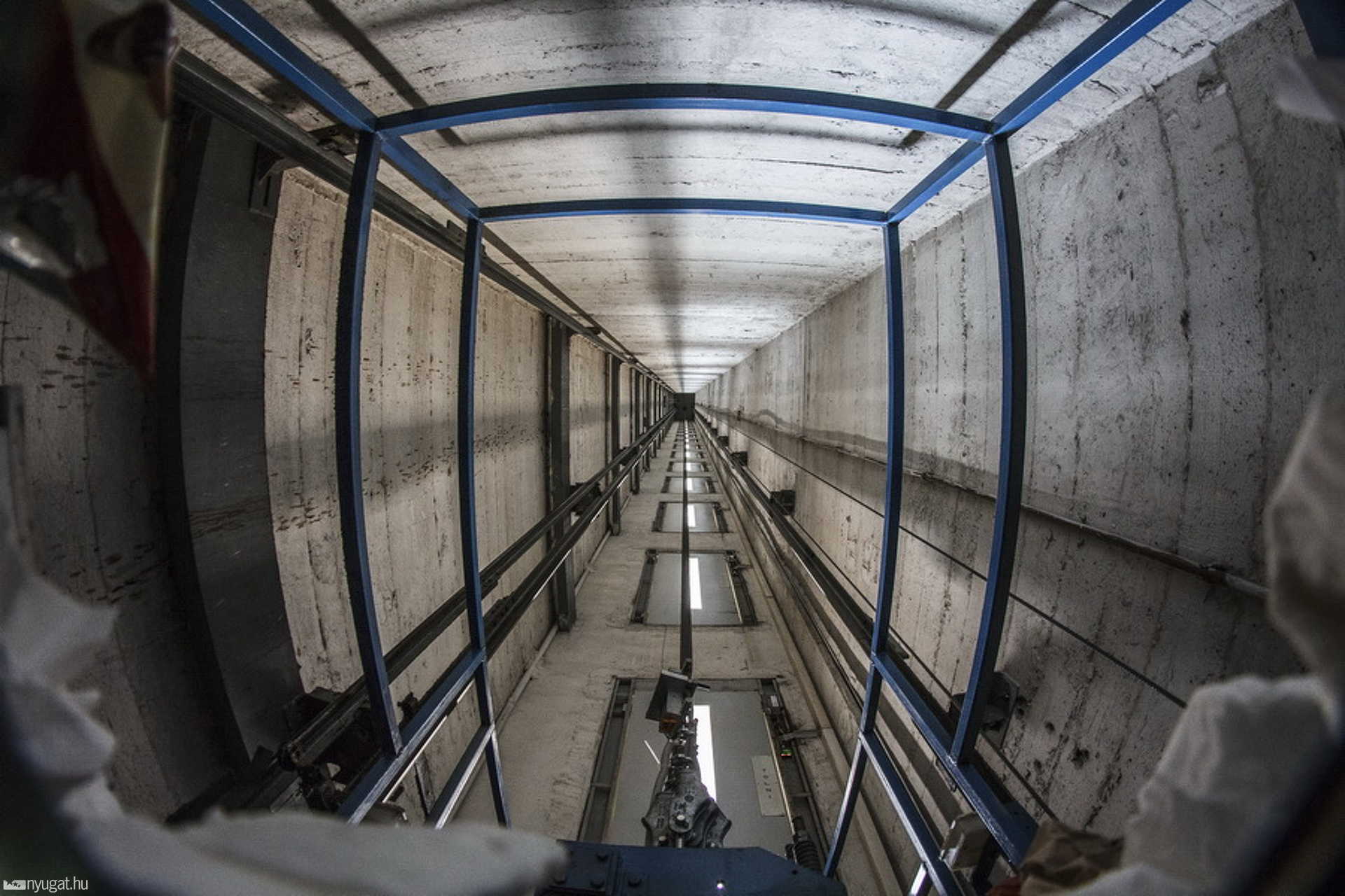 Liftakna a 14 emeletesben