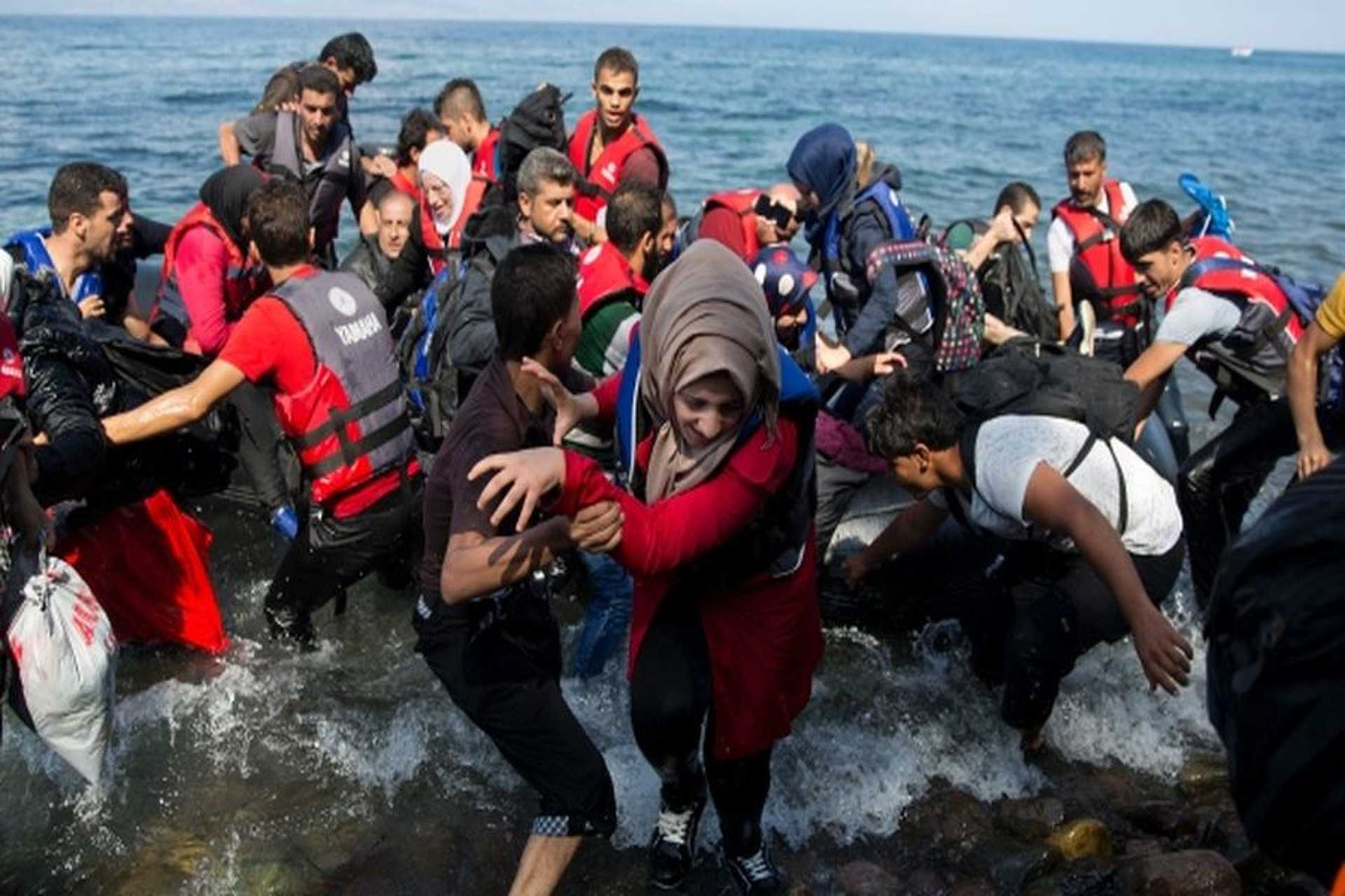 Menekültek érkezése Lesbos szigetére