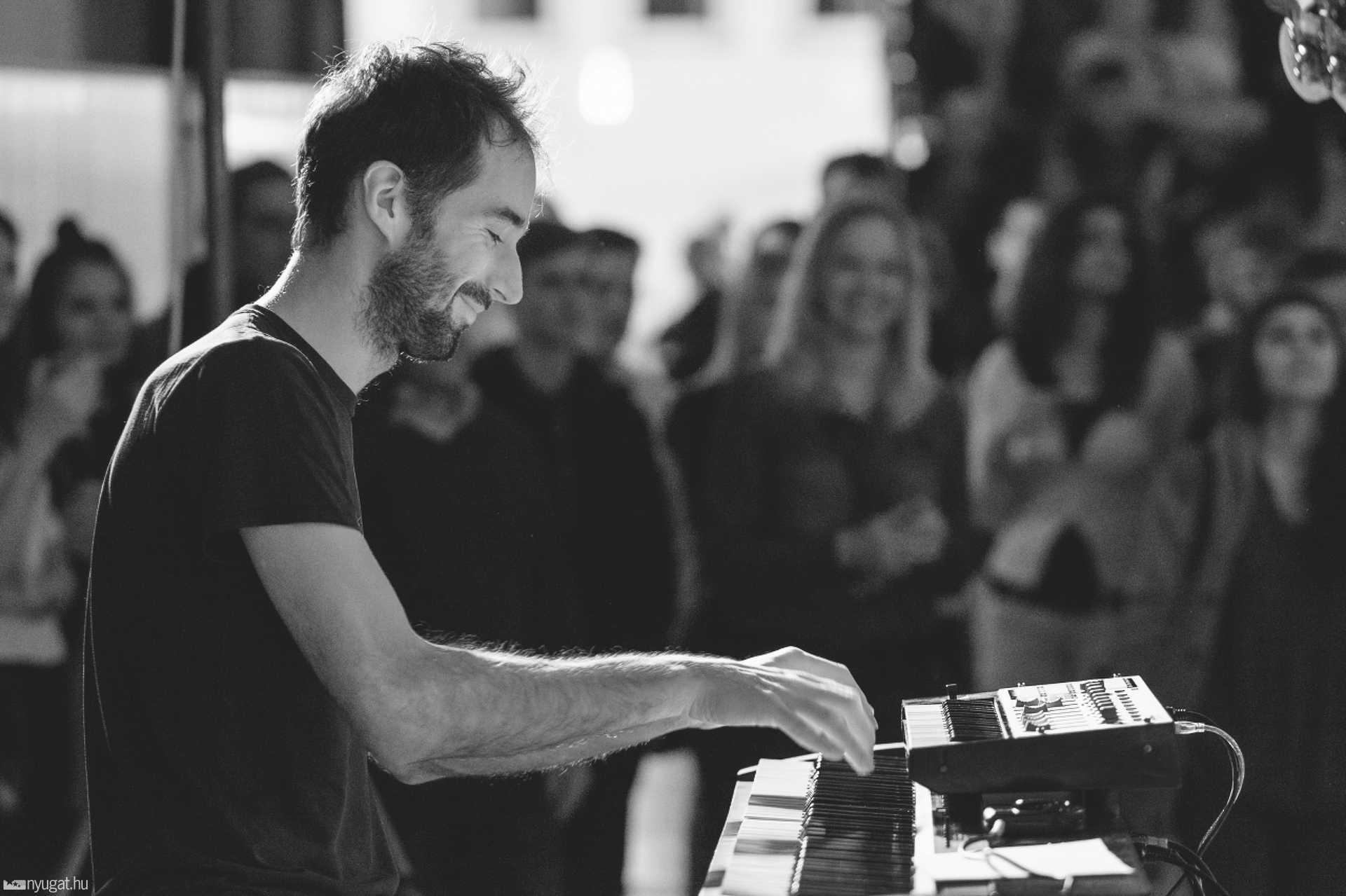 Elefánt koncert az MSH aulában