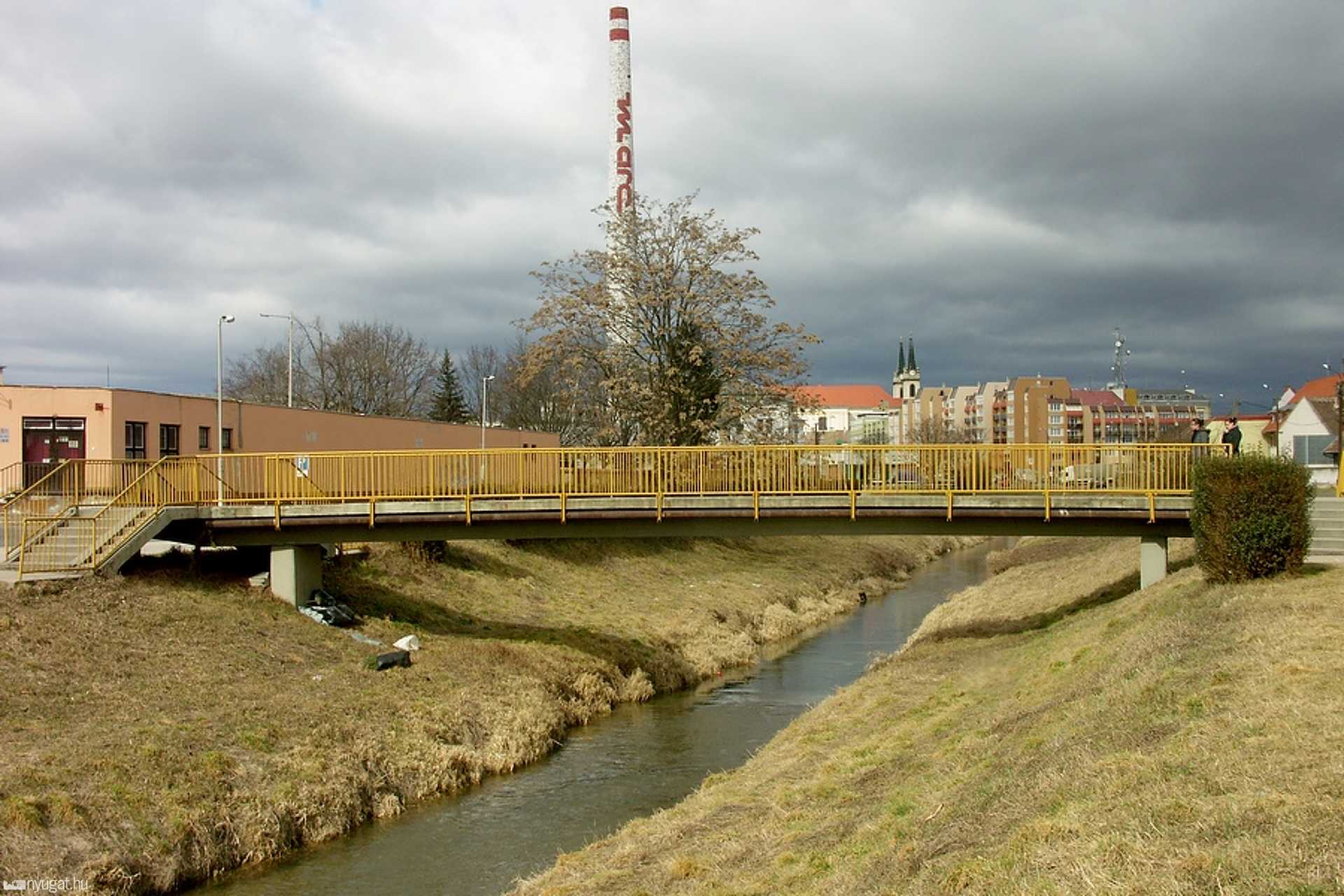 Perint patak gyalogos hídja: Sorok u.