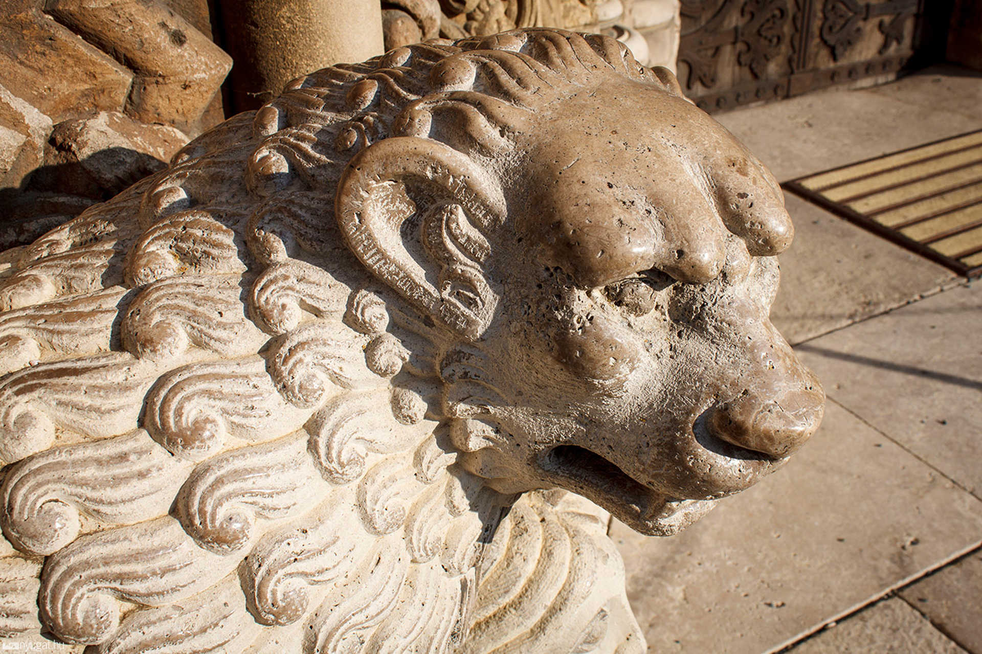 Ősz a jáki templomnál