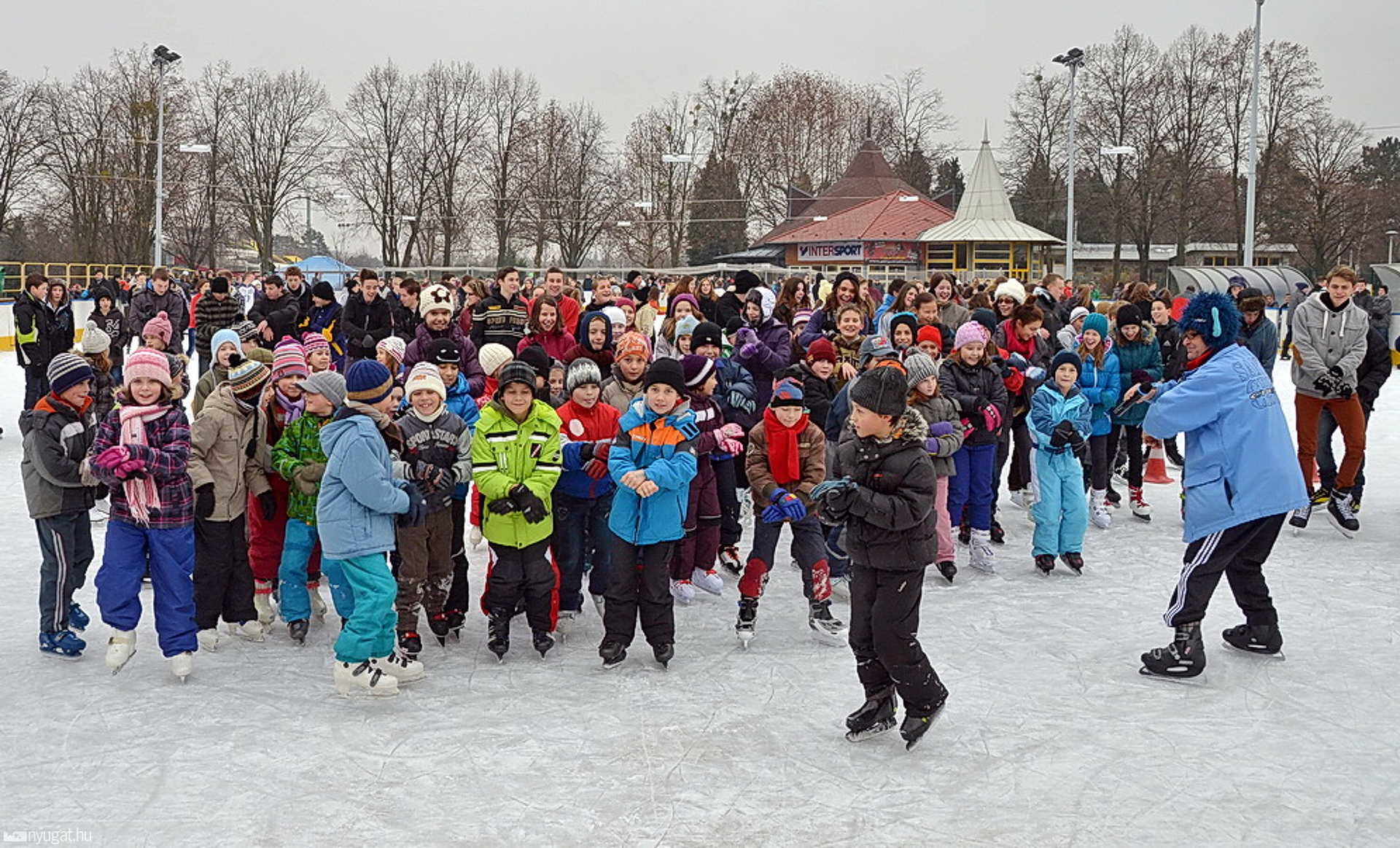 Világvége helyett kori a Műjégpályán