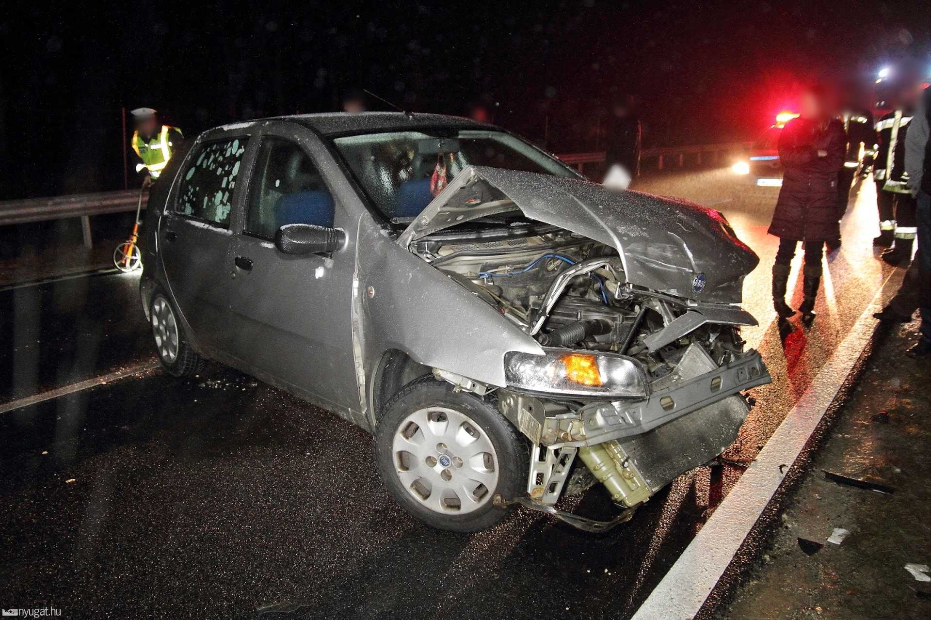 Négy autó ütközött az ónós esőben a 86-os úton Körmendnél