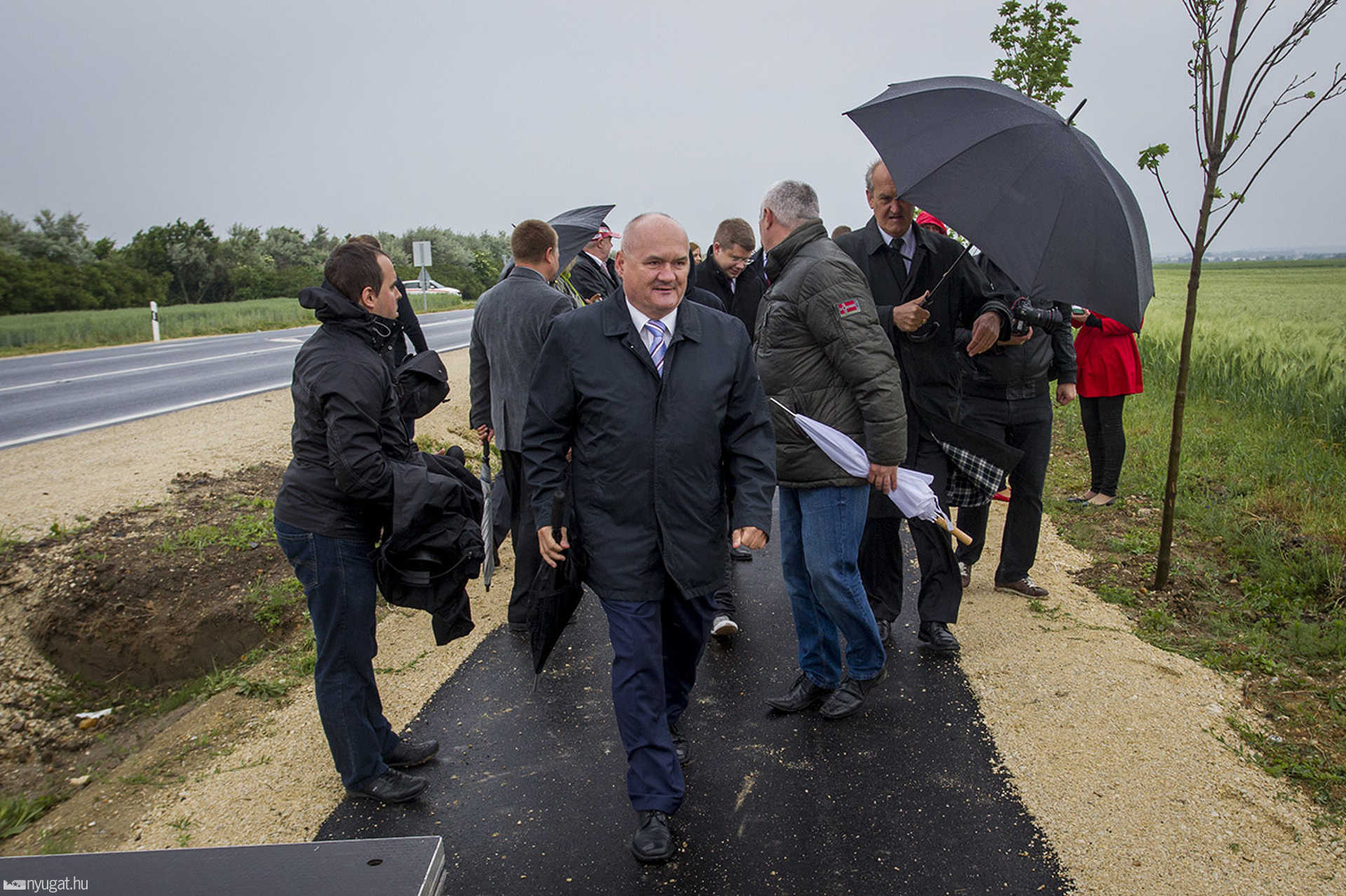 88. számú főút átadása