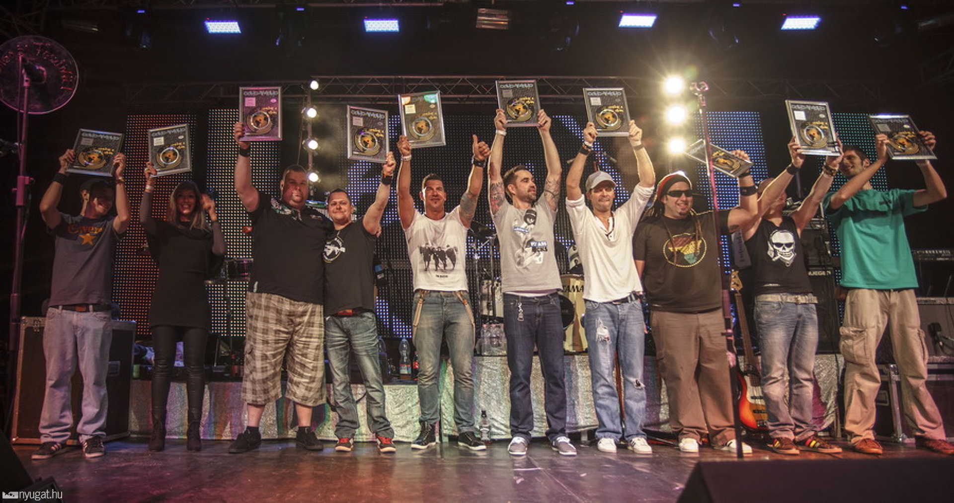Ocho Macho platinalemez Illegál Fesztivál OMK