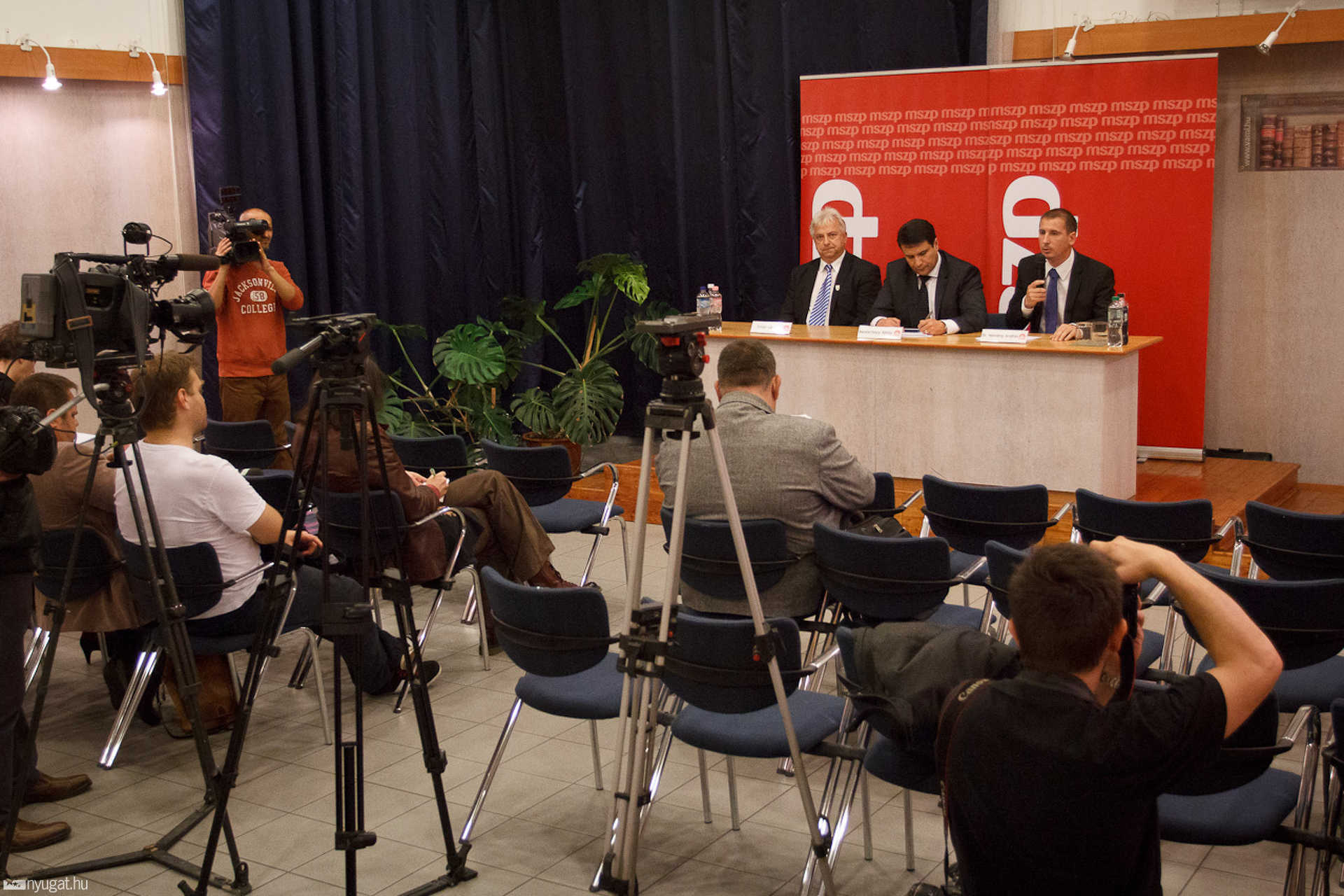 Mesterházy Attila mutatta be az MSZP Vas megyei jelöltjeit