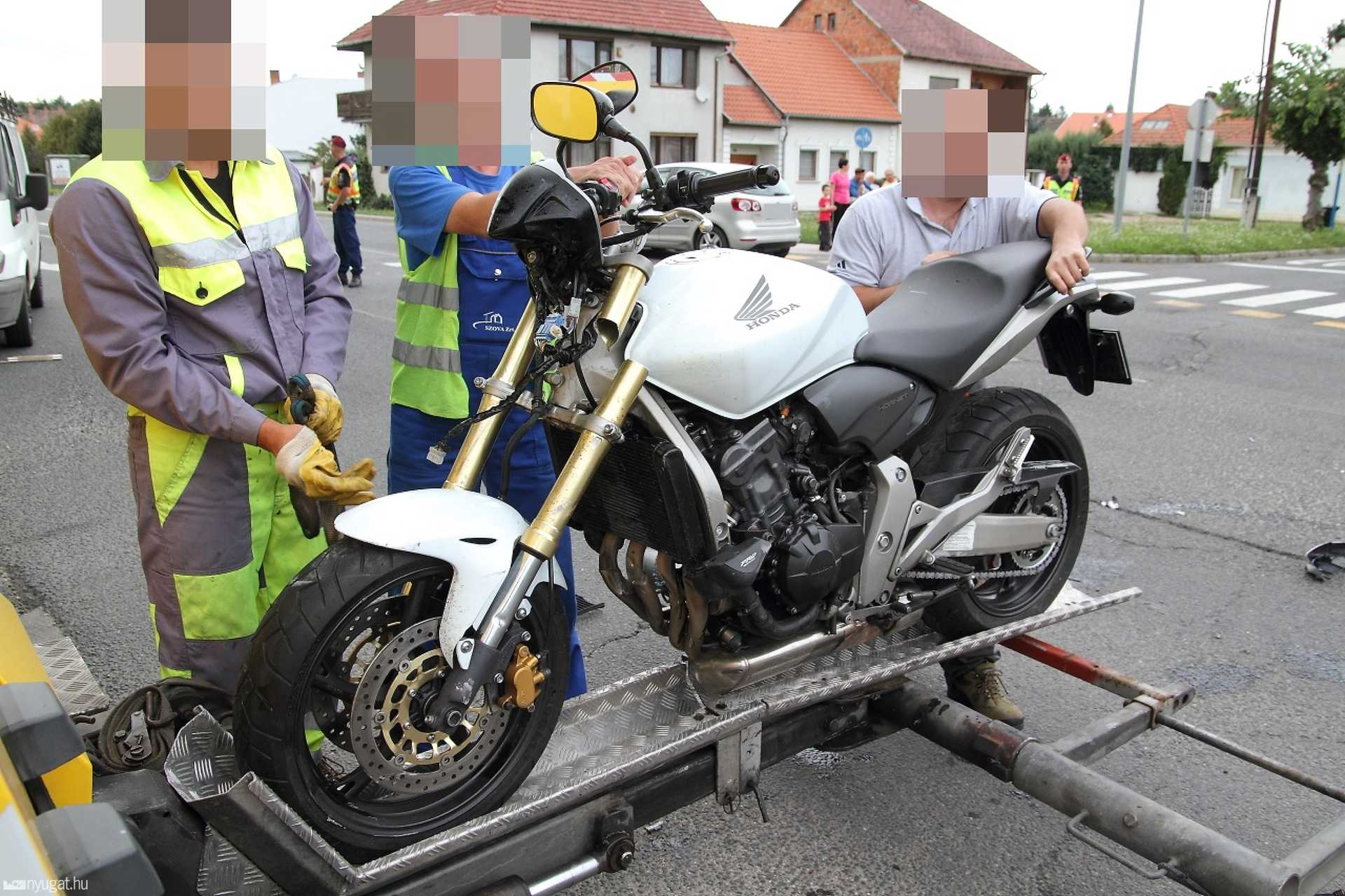 Motorbaleset Szombathelyen