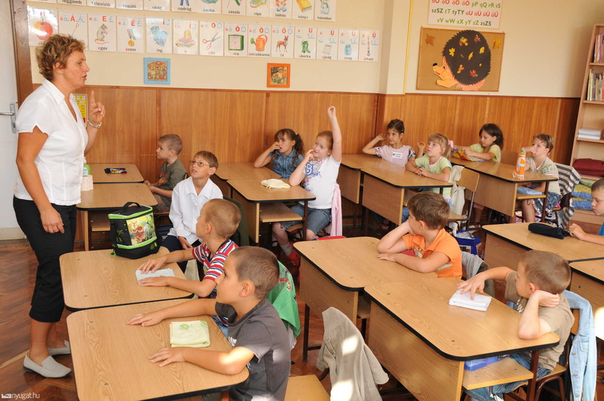 Becsengettek - tanévnyitó a szombathelyi Derkovits iskolában