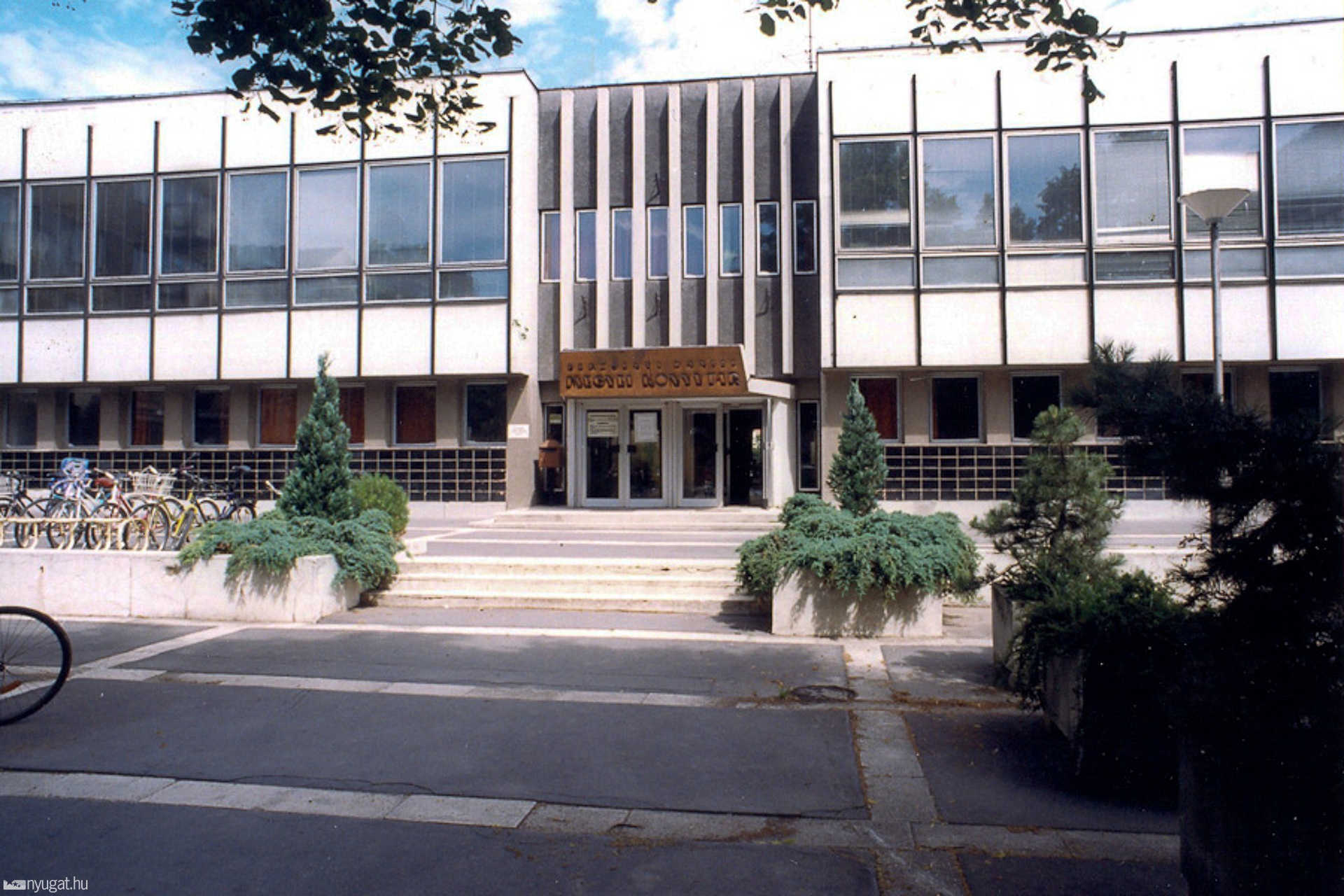 Szombathely régen és ma - A Berzsenyi Könyvtár