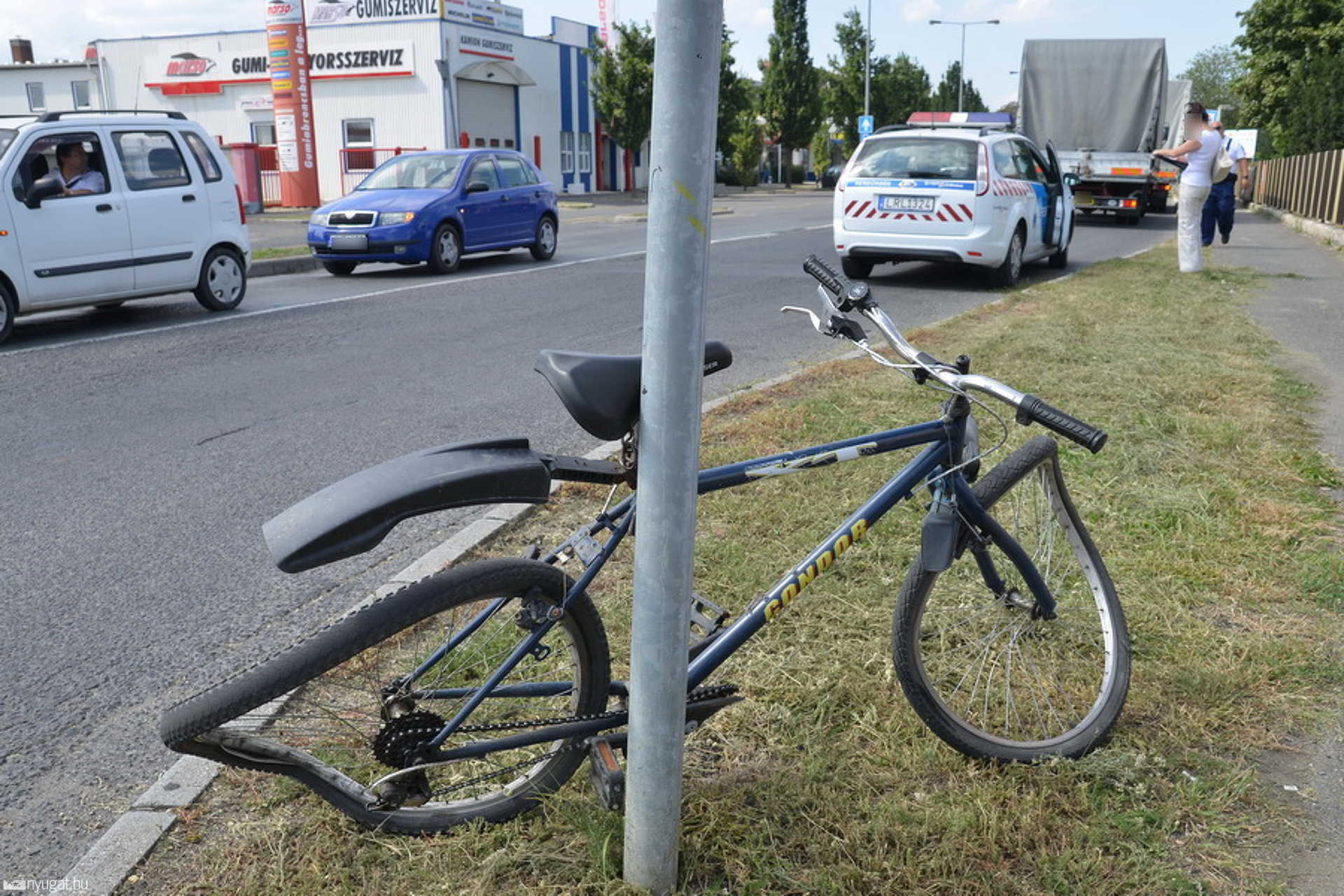 Ittas volt a kerékpáros, figyelmetlen a teherautósofőr