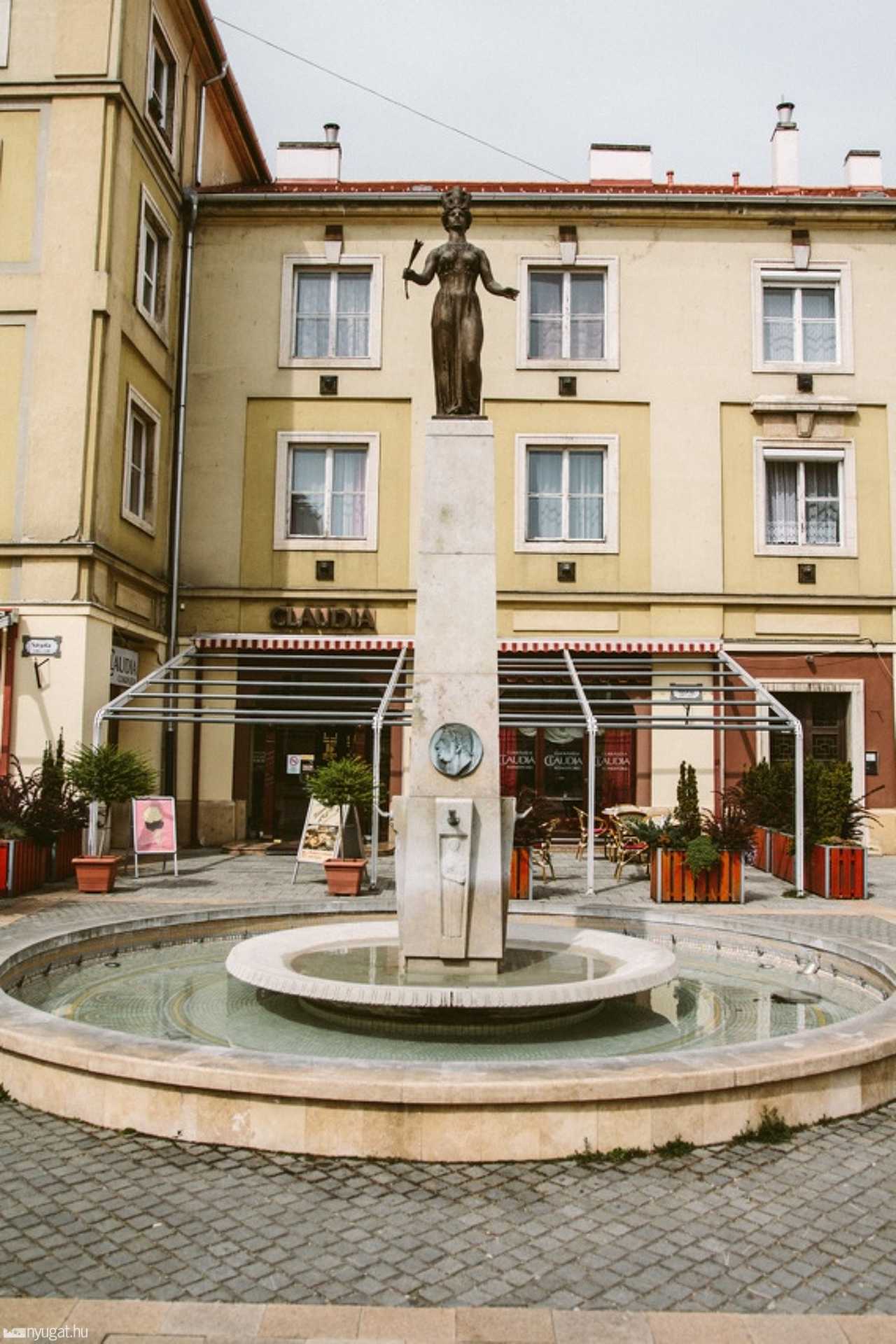 Szökőkút