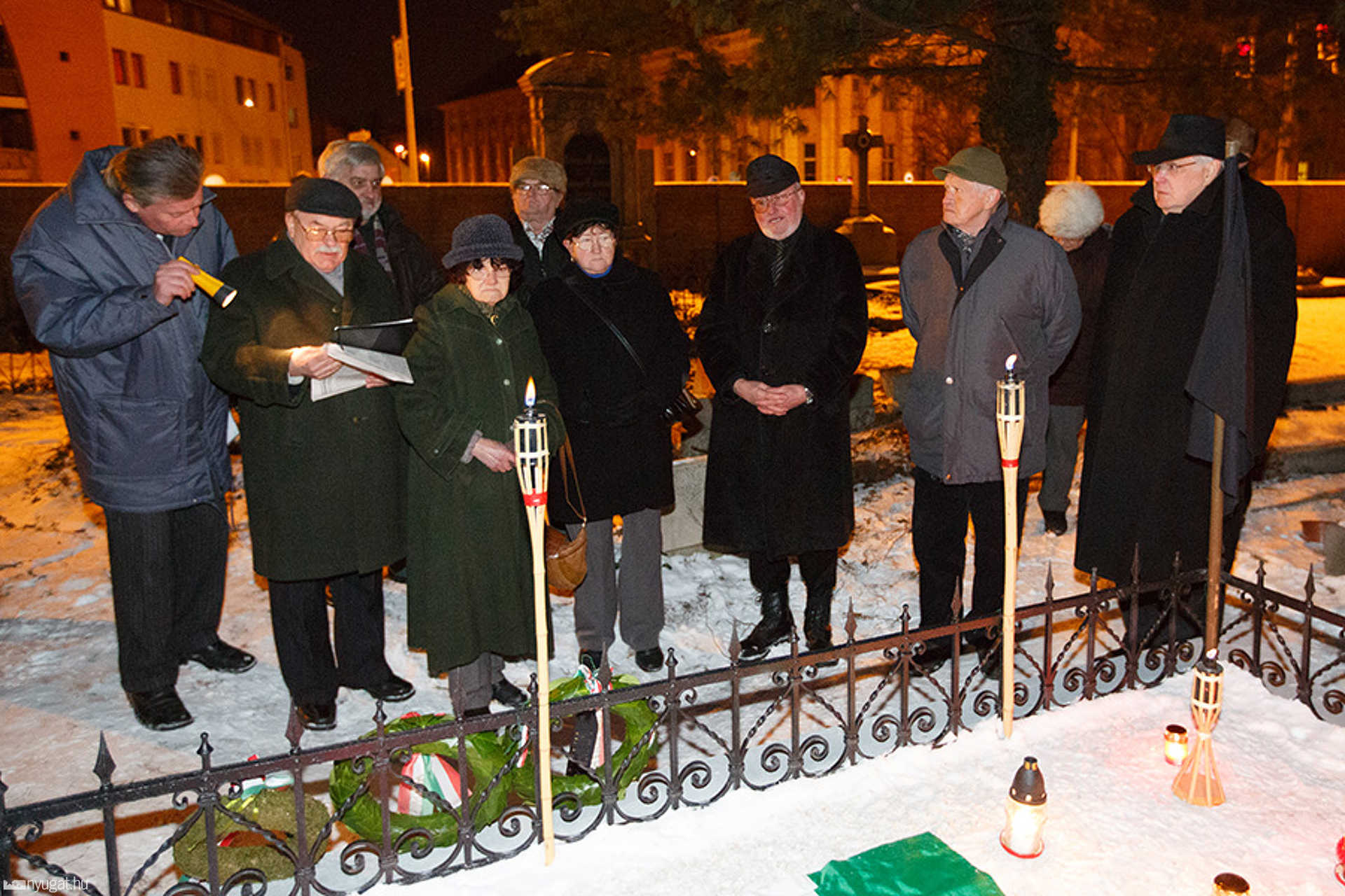 Megkoszorúzták a Bárdossy-sírt