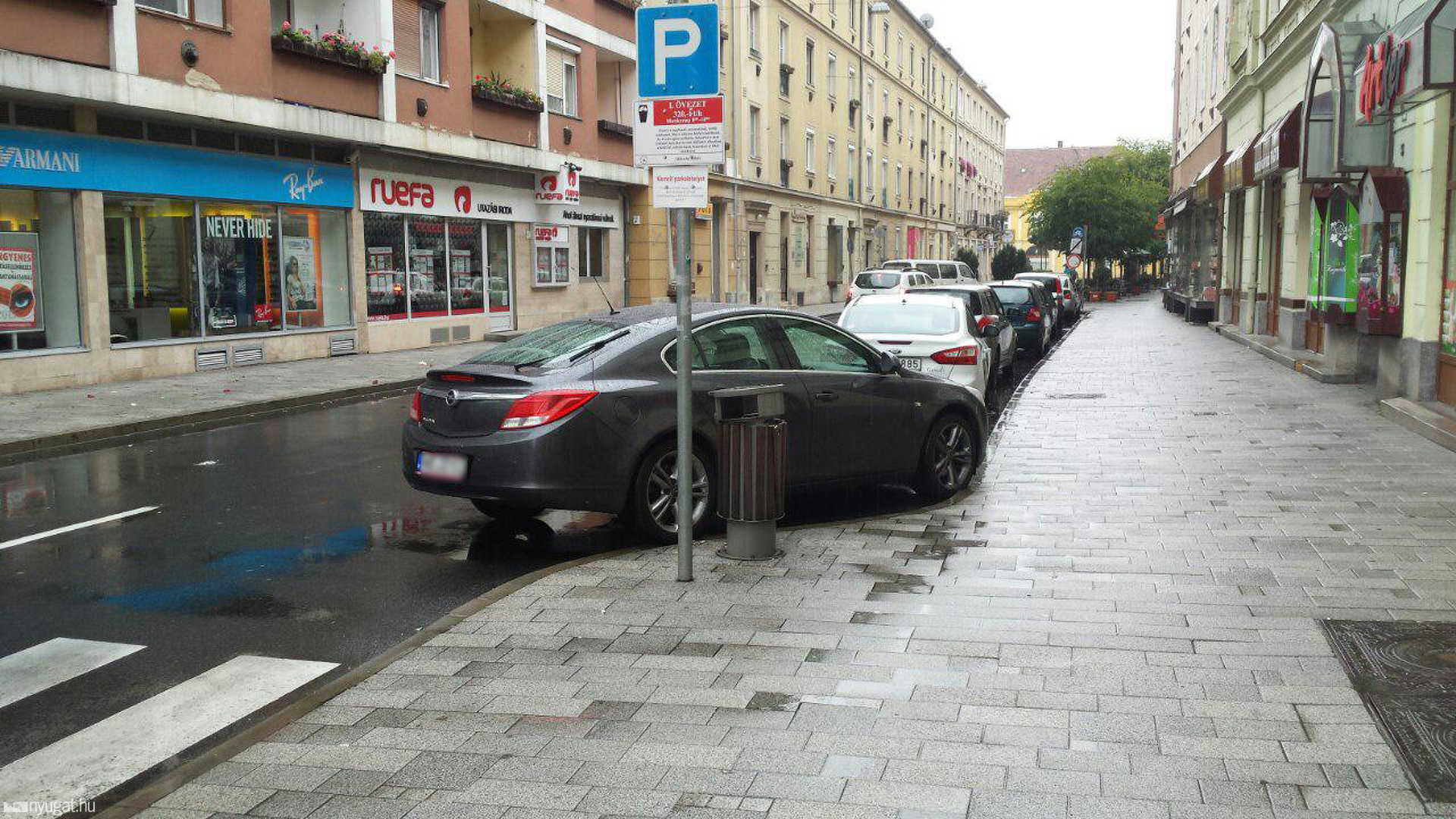 Lehetetlen parkolás a Király utcában