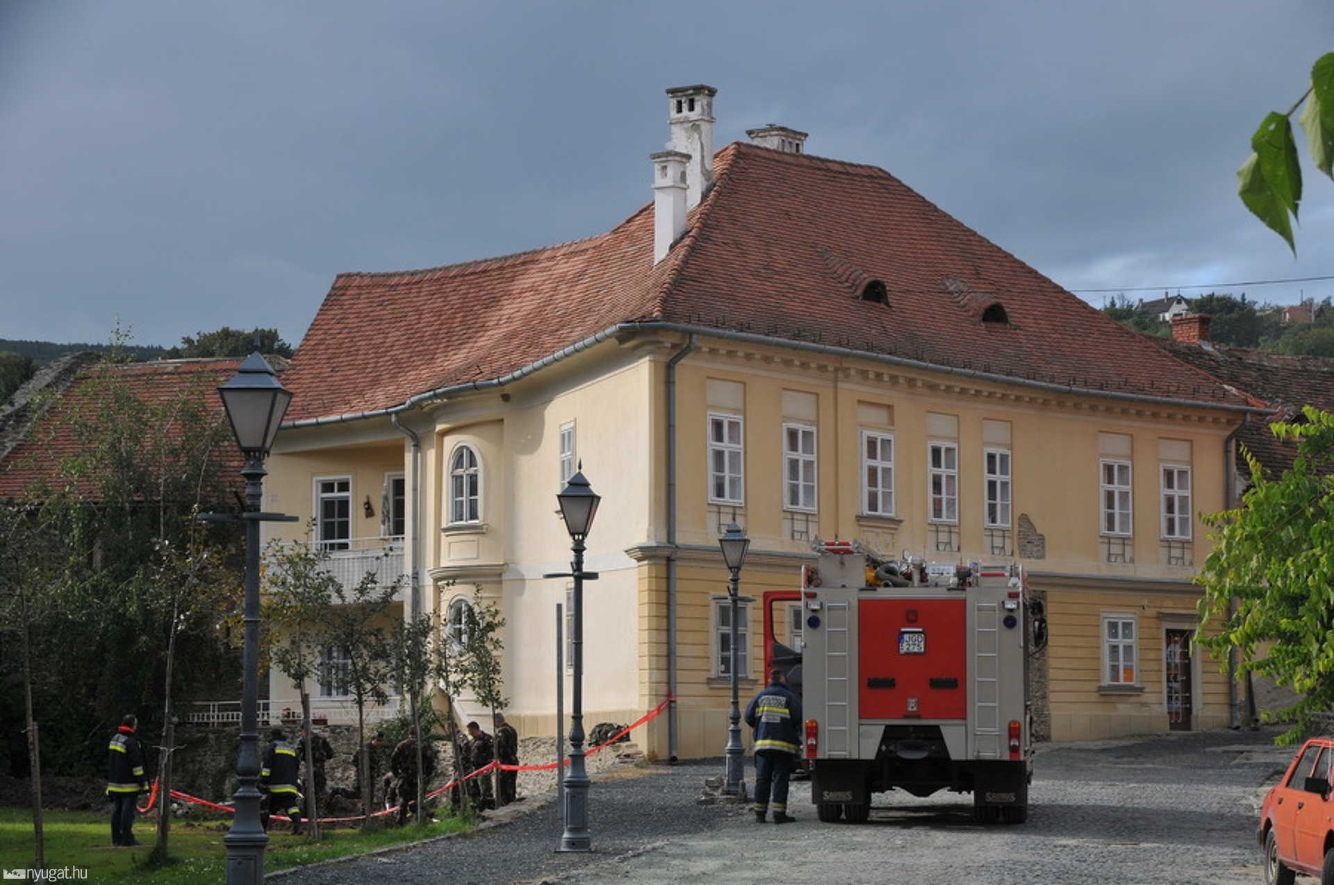 Gránátokat, aknákat, lőszereket találtak a kőszegi vár mellett