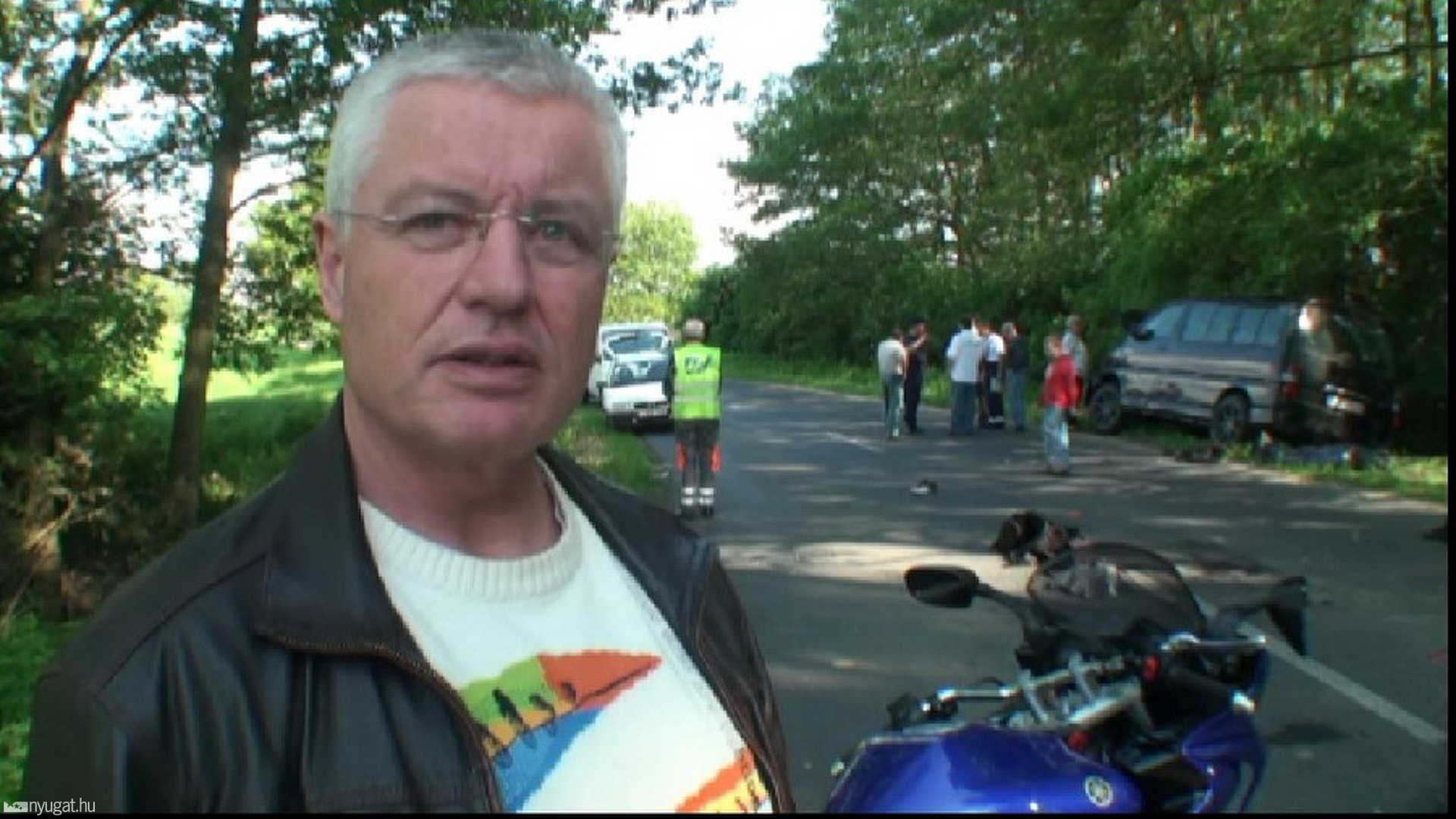 Michael Schwarz hiába fékezett és húzta árokba a Toyotát, ütközött a motorral