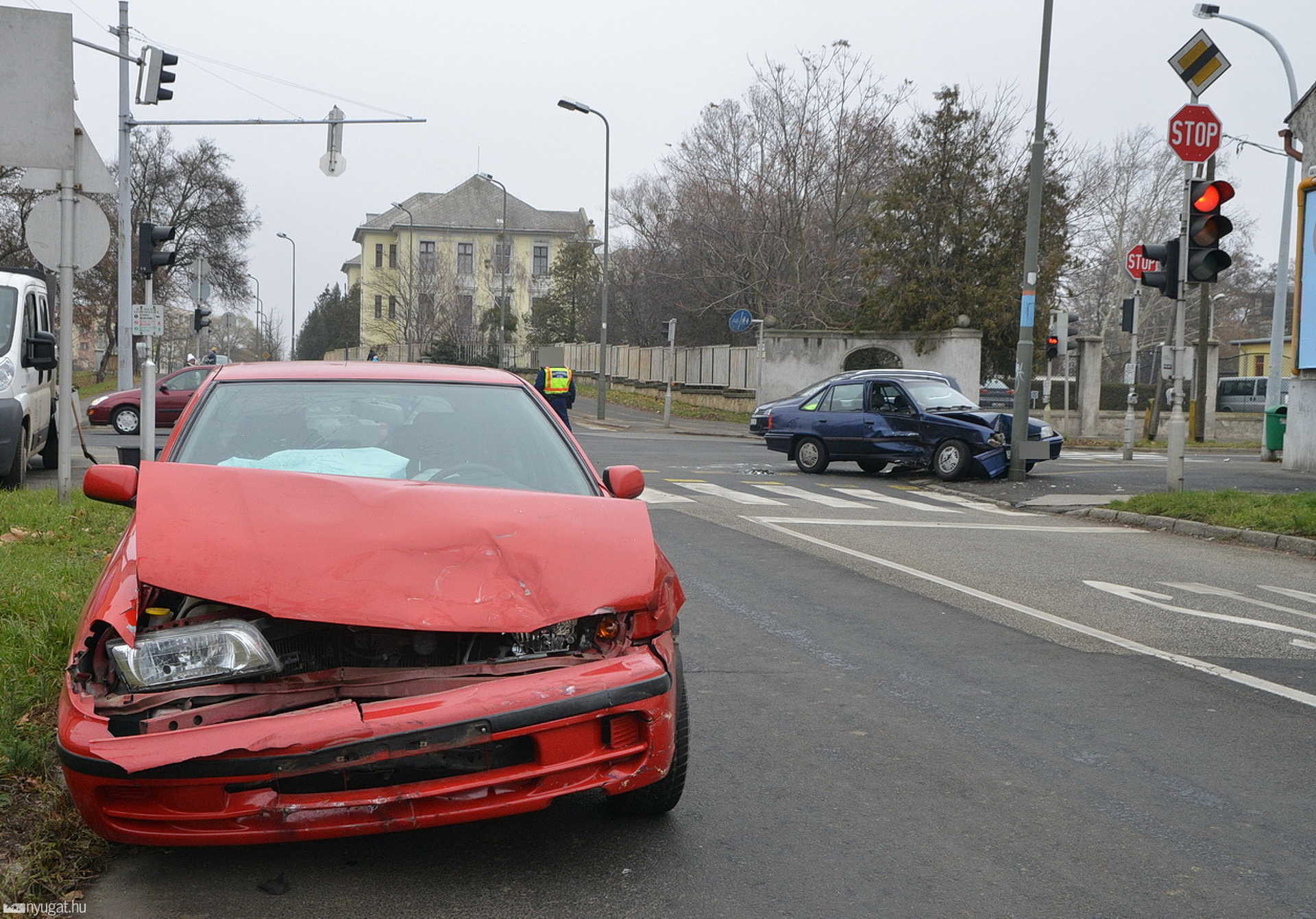 Nissan és Daewoo ütközött Szombathelyen