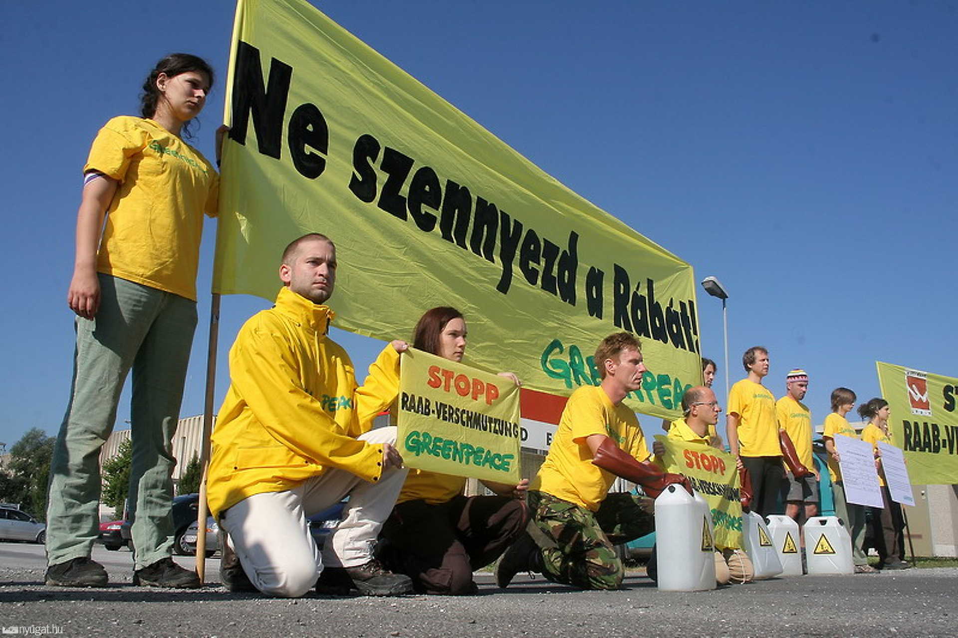 Greenpeace akció a wollsdorfi bőrgyárnál