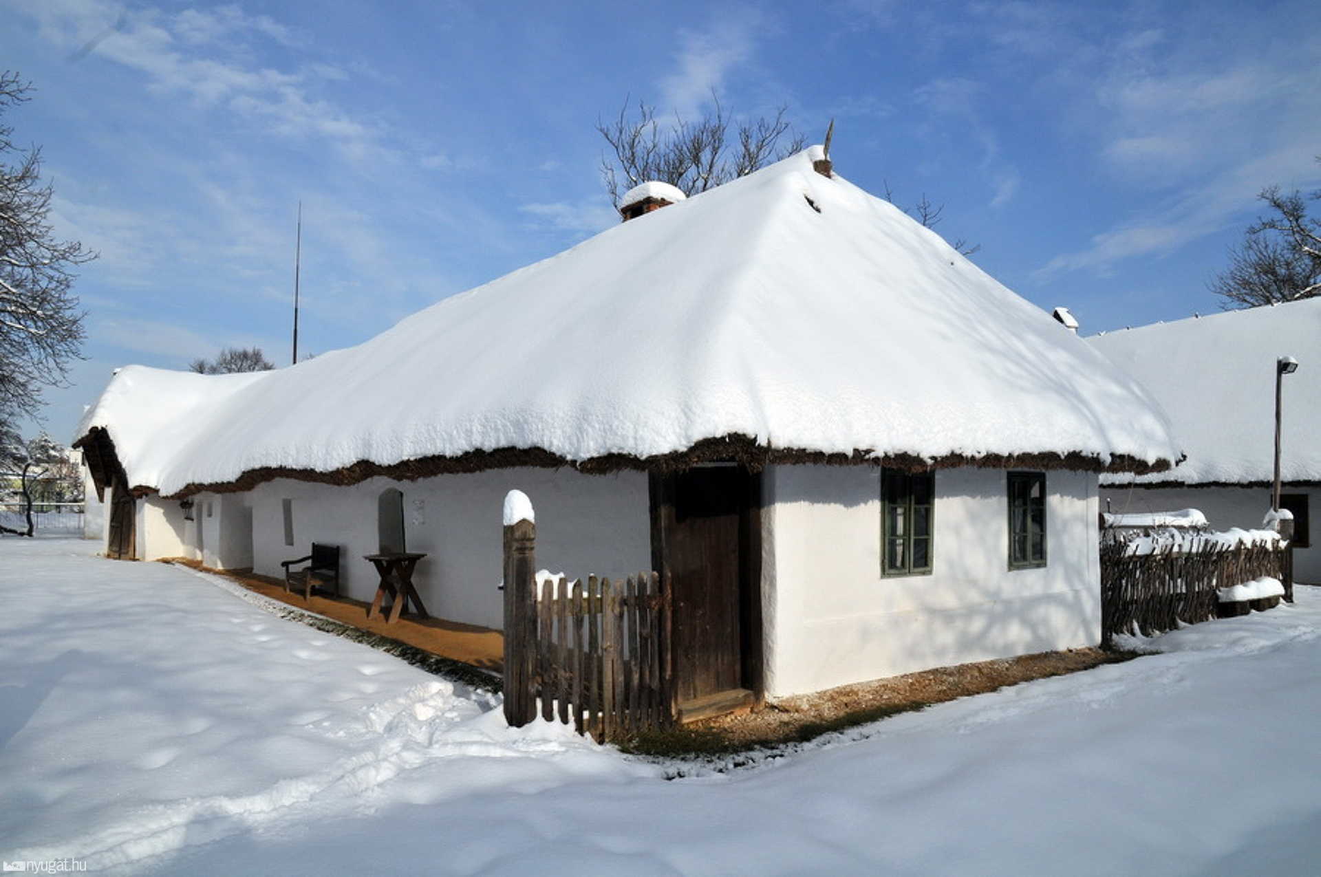 A Vasi Múzeumfalu hólepel alatt 