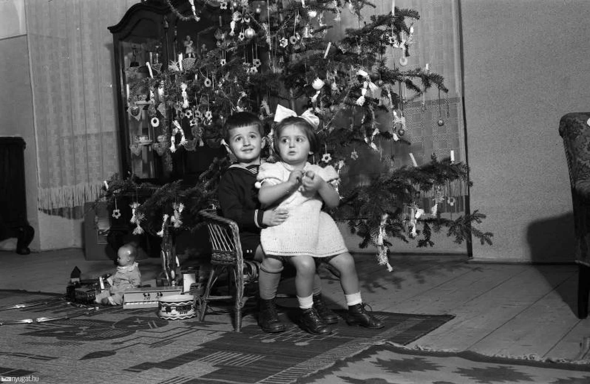 1942