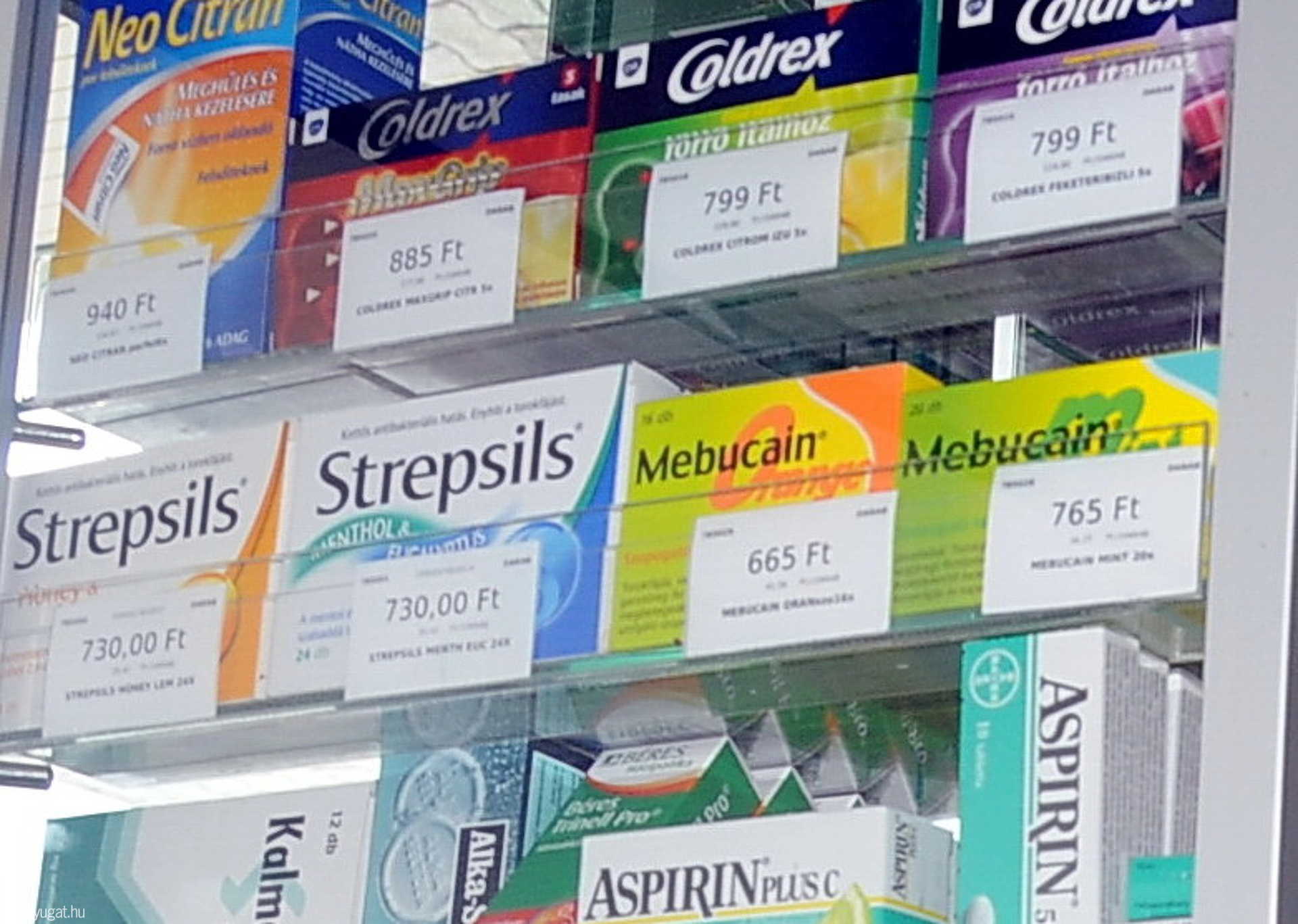 Félszáz gyógyszert árulnak benzinkúton