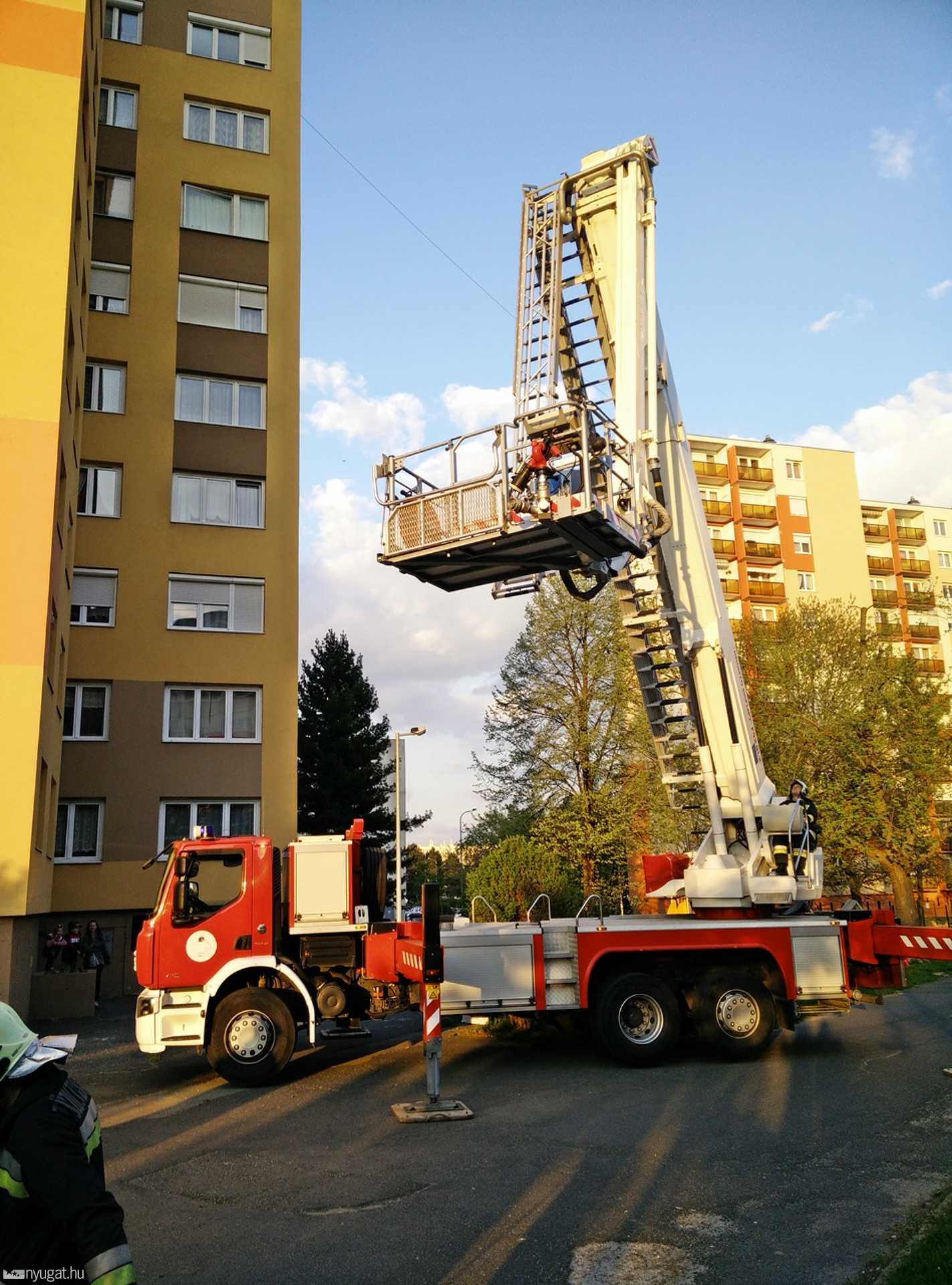 Antennát kellett eltávolítani a tűzoltóknak