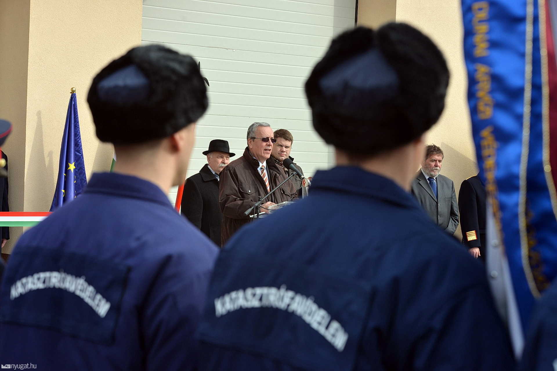 A felújított sárvári tűzoltólaktanya avatása