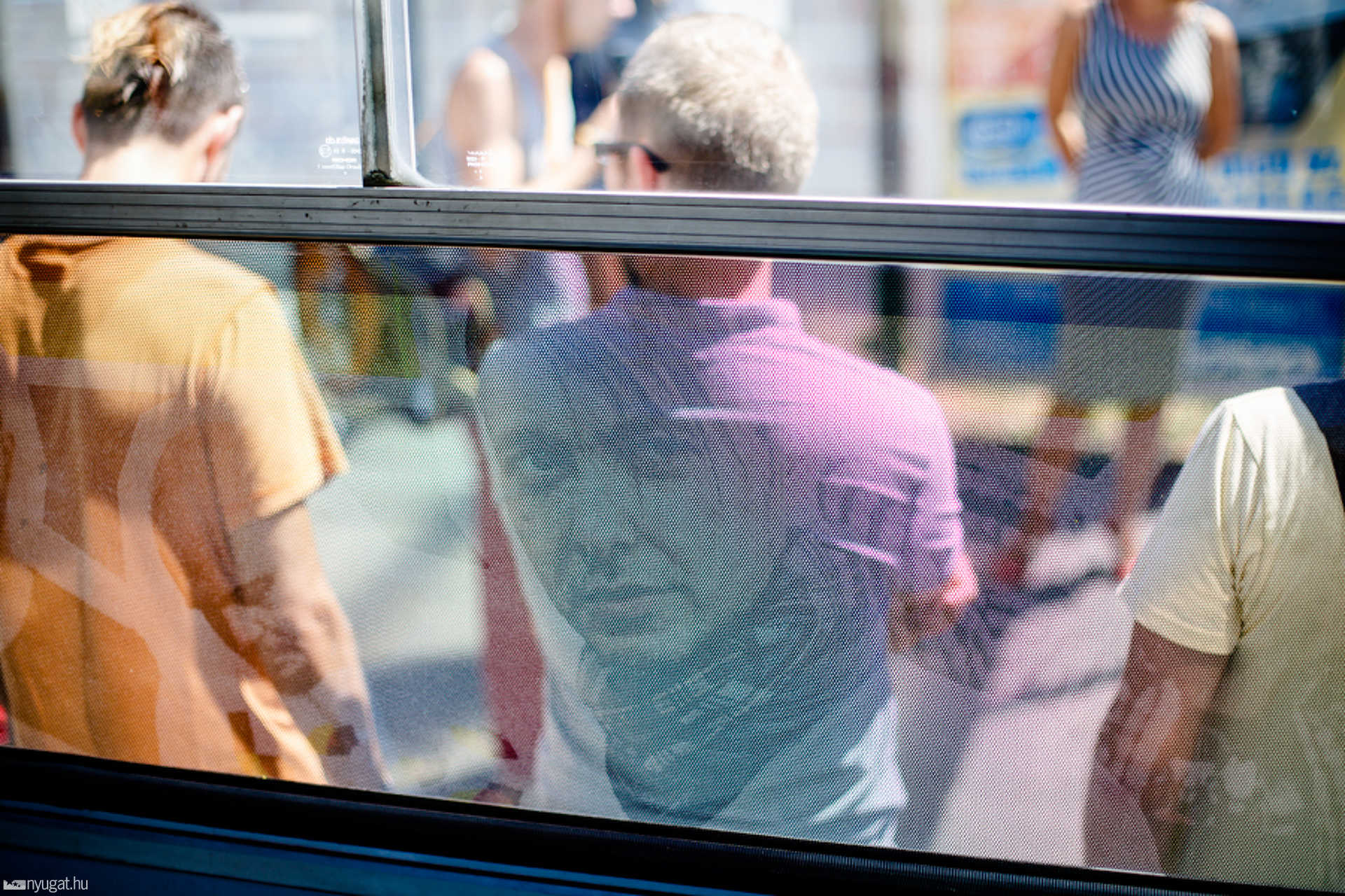 Felavatták a 30Y-os buszjáratot