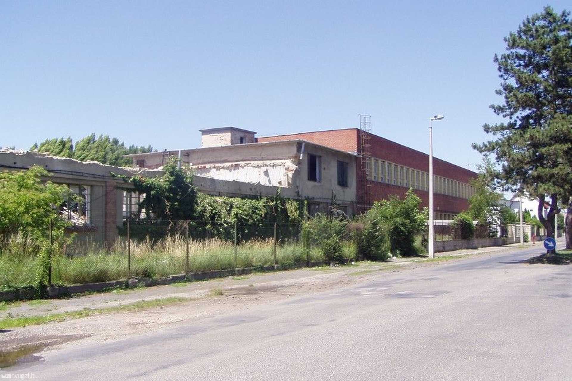 A még megmaradt Írottkő utcai Latex épület 