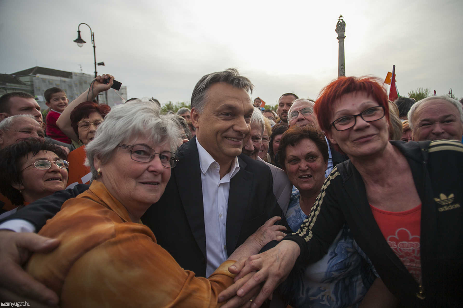 Lám, nemcsak a férfiak szavaztak rá...