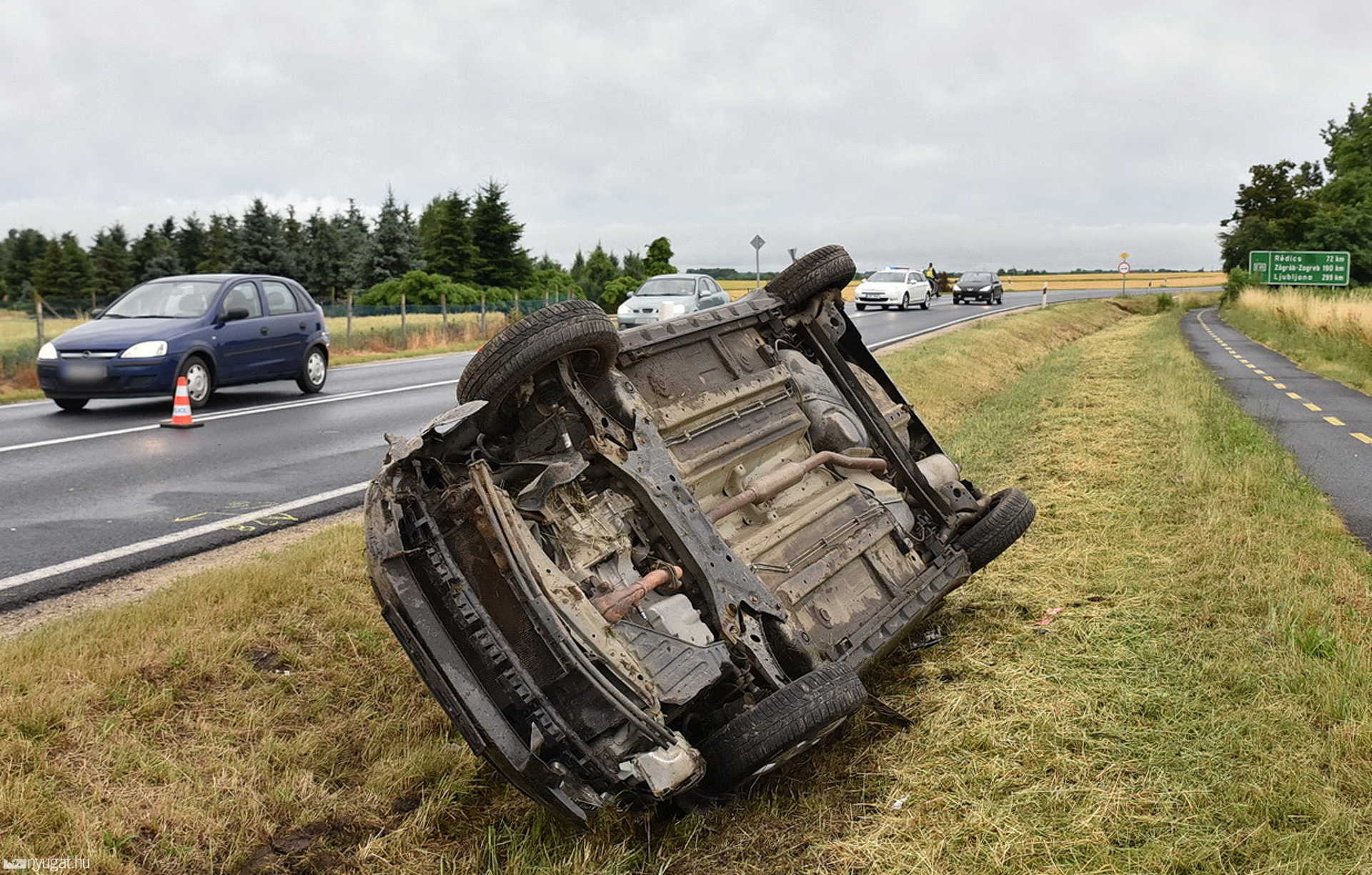 Suzuki borult fel Szombathely közelében, a 86-os főúton