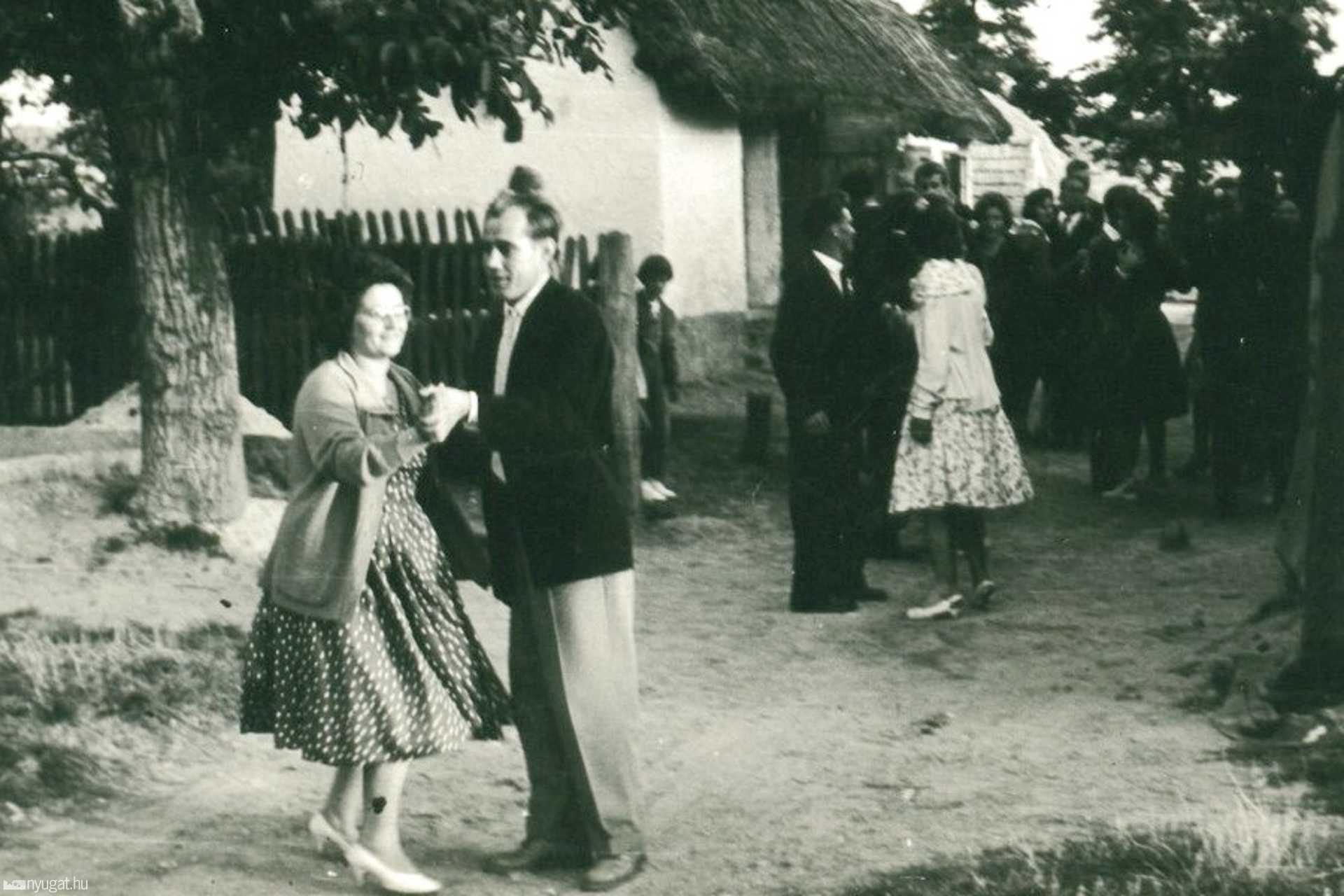 Teri néni táncol